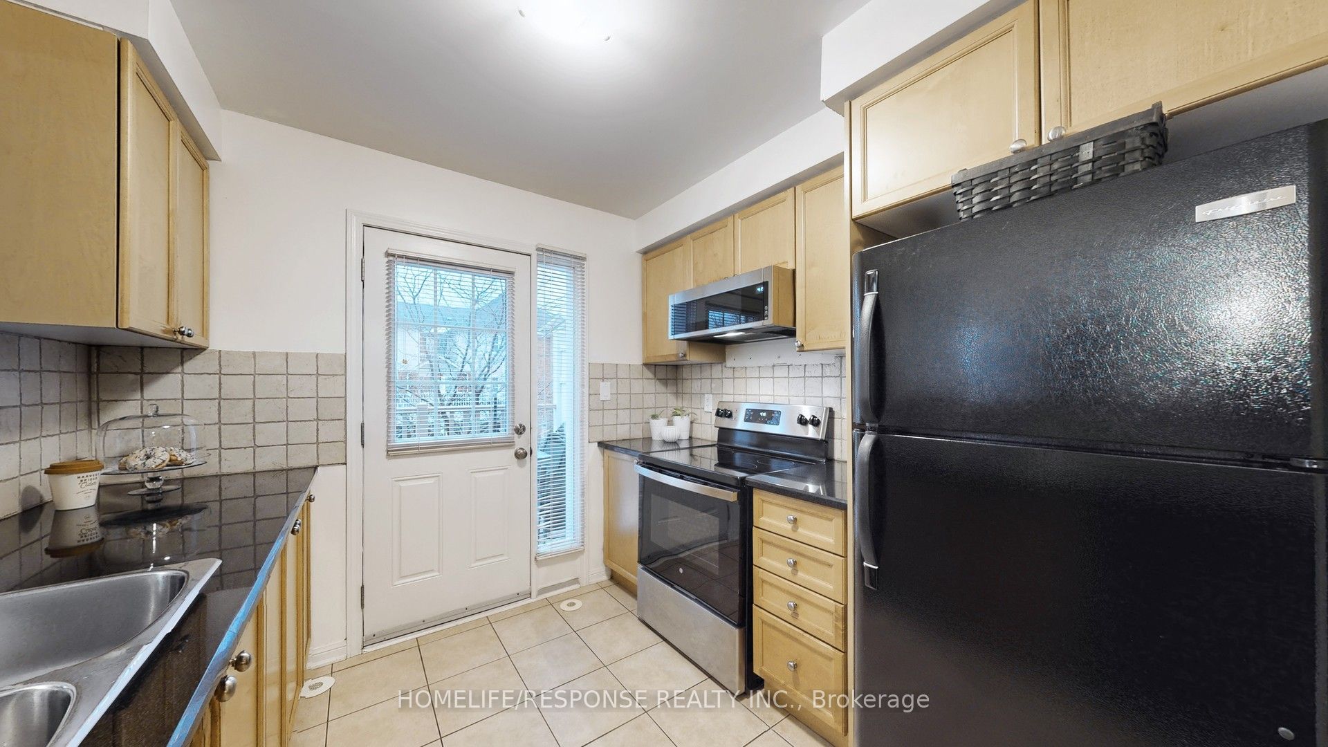 931 Deverell Place Property Photo 13