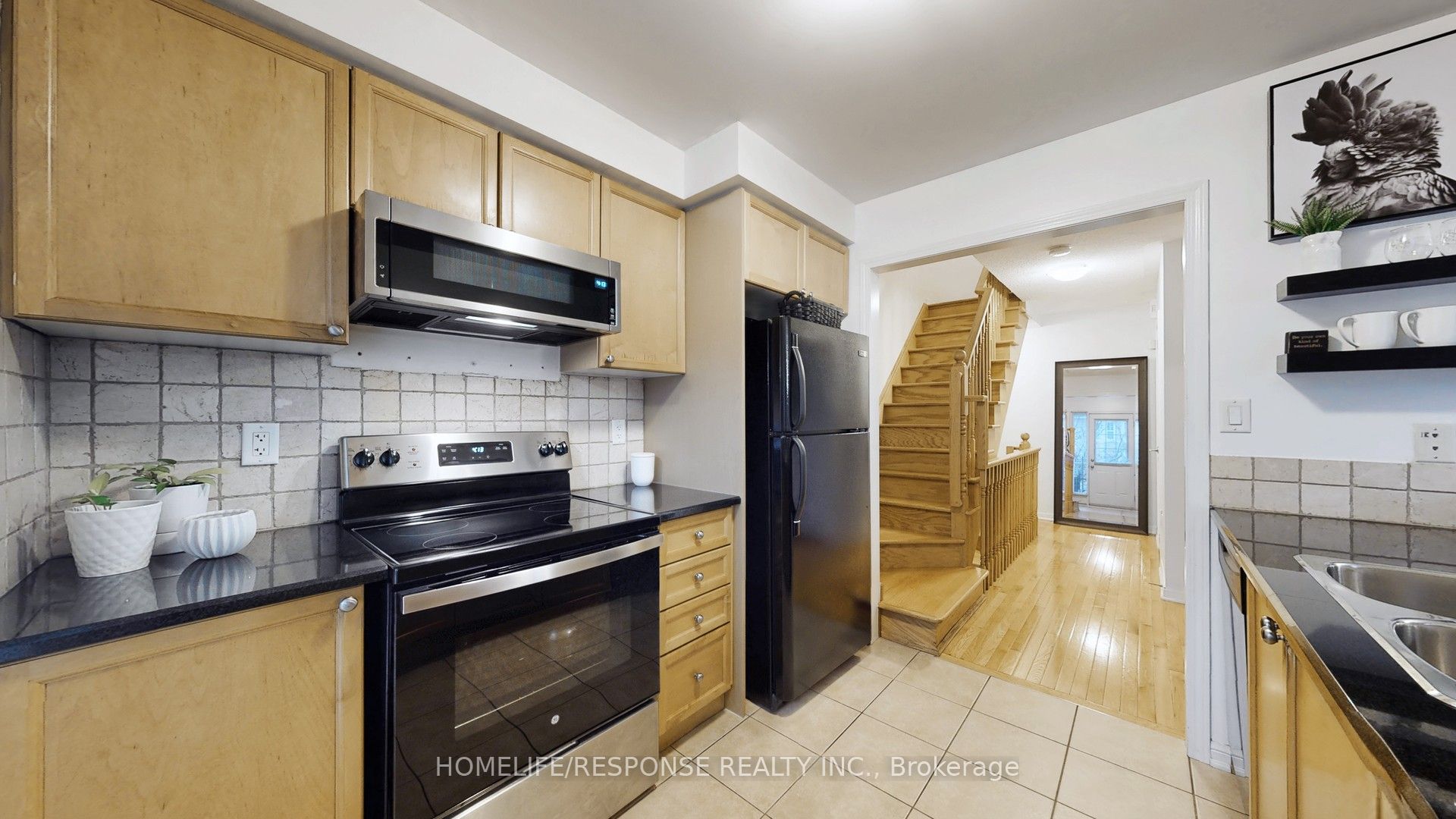 931 Deverell Place Property Photo 14
