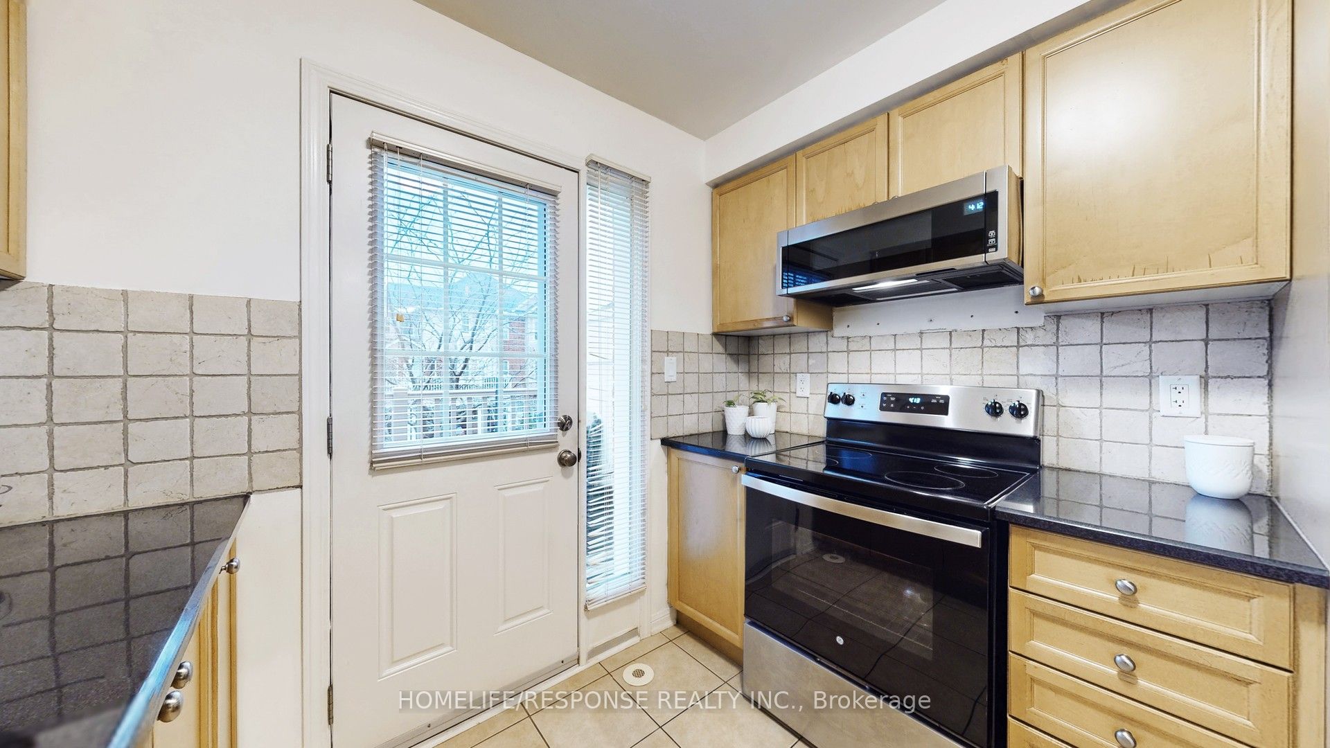 931 Deverell Place Property Photo 15