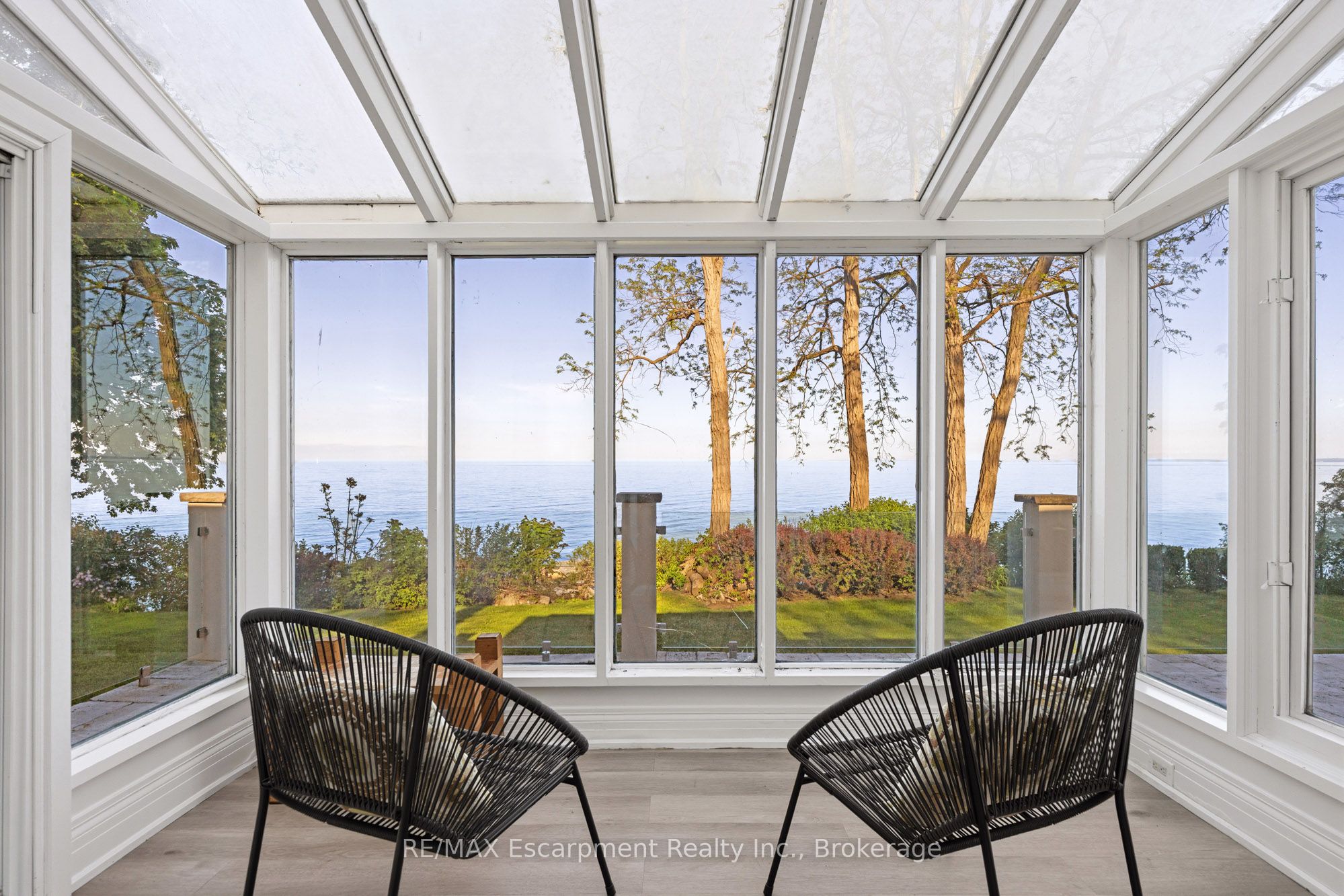 3346 Lakeshore Road W Property Photo 13