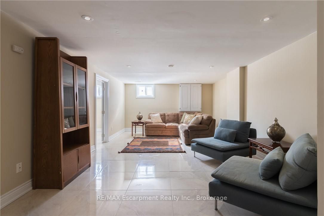 3346 Lakeshore Road W Property Photo 25