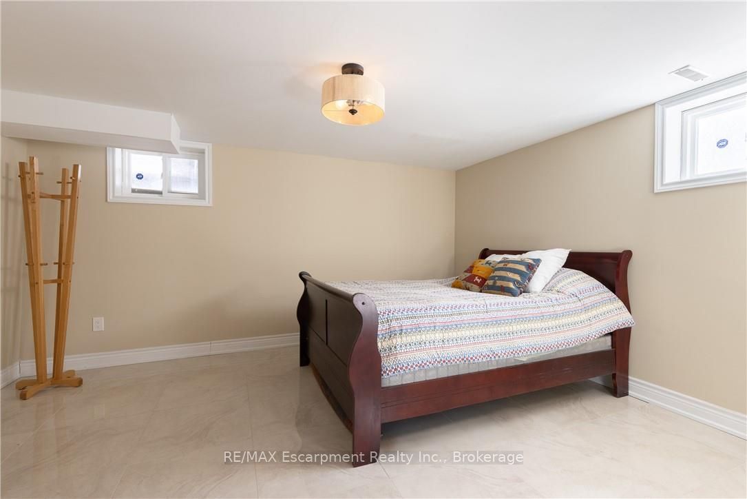 3346 Lakeshore Road W Property Photo 26