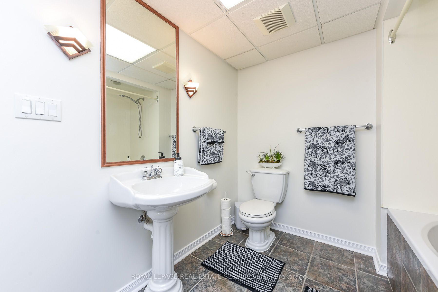 1338 Chalfield Drive Property Photo 34
