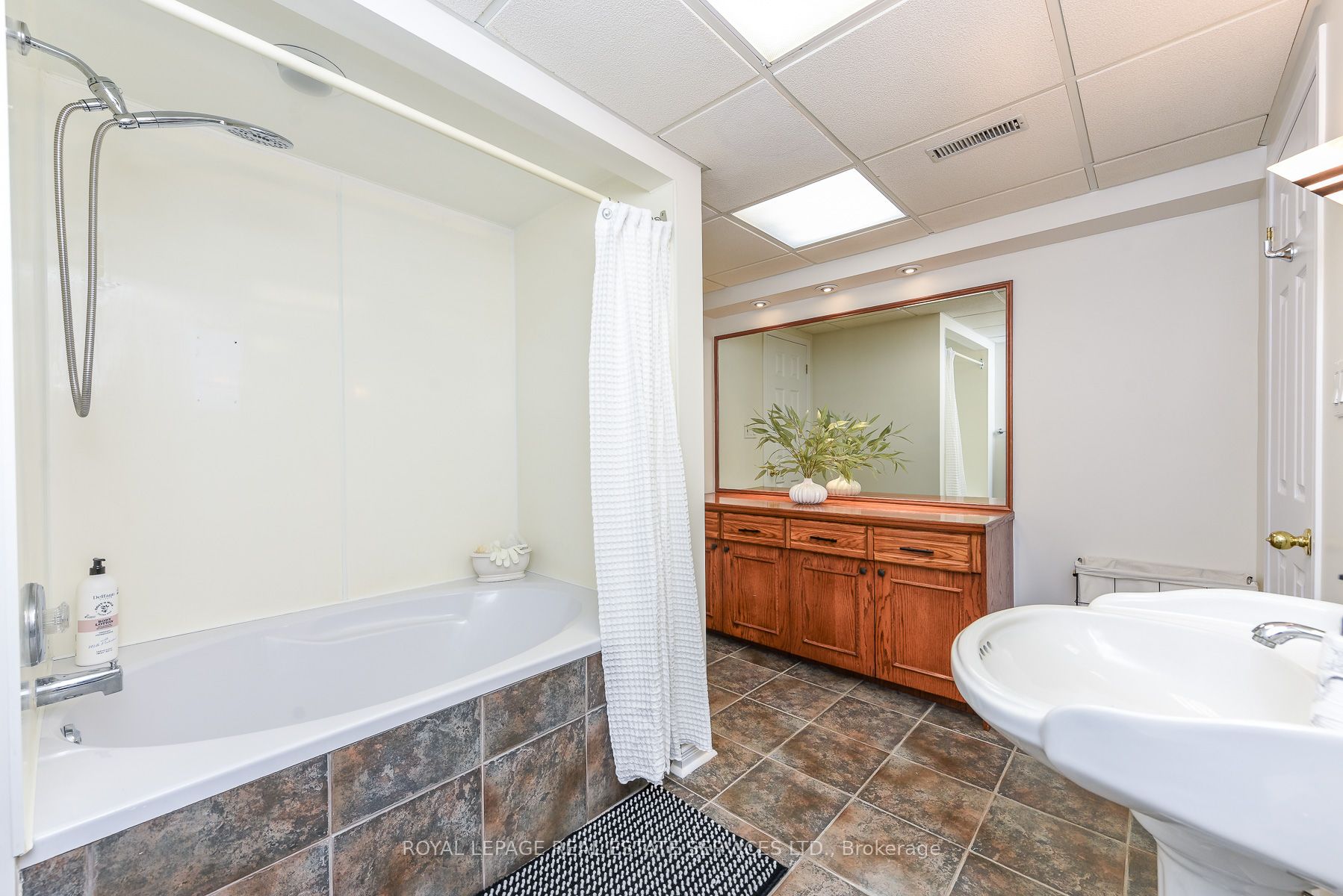 1338 Chalfield Drive Property Photo 35