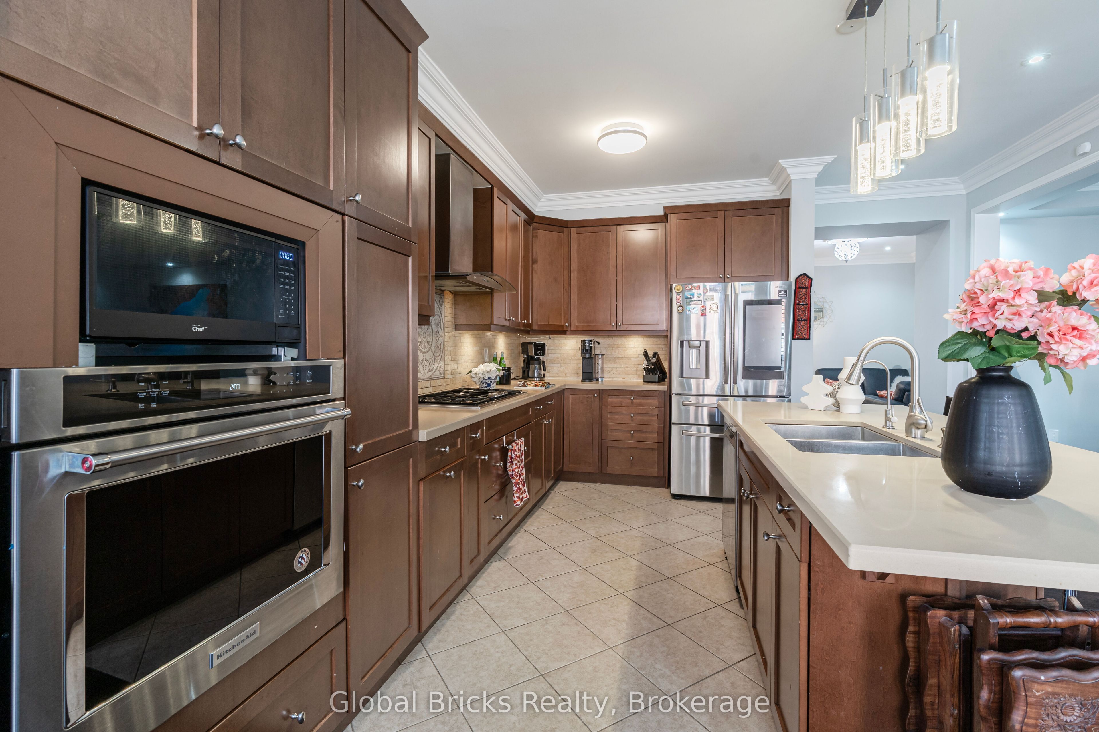 495 Blinco Terrace Property Photo 16
