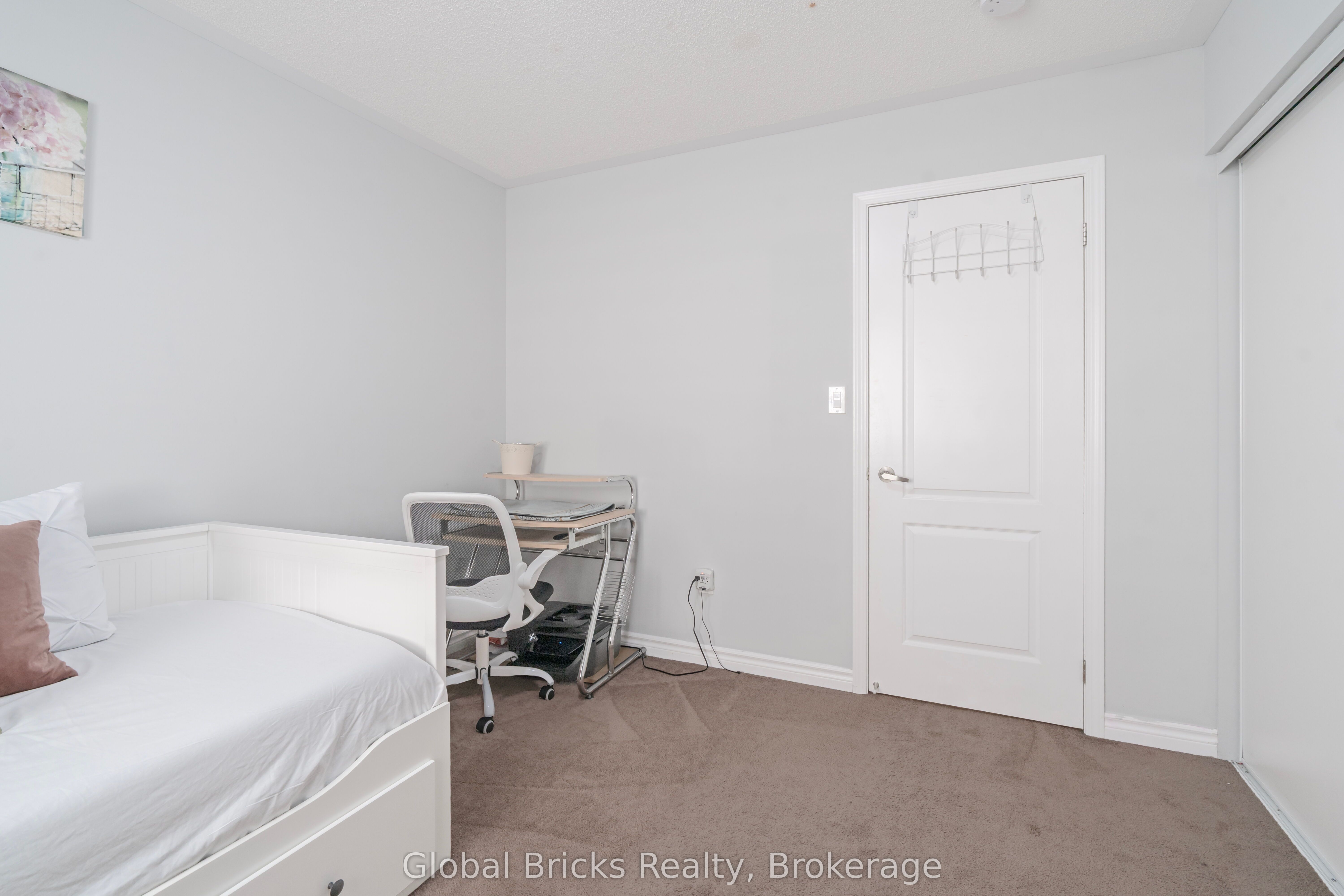 495 Blinco Terrace Property Photo 24