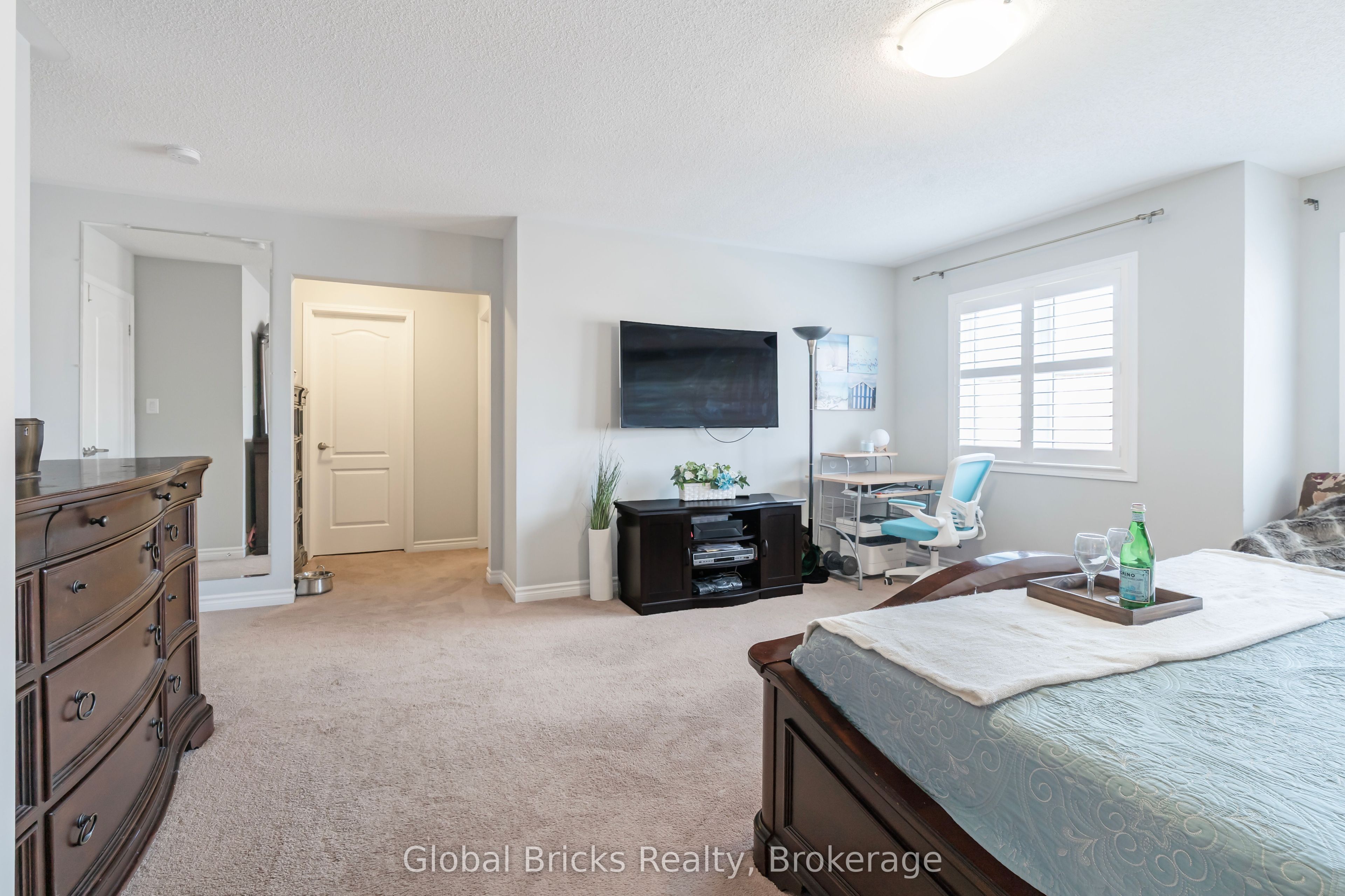 495 Blinco Terrace Property Photo 33