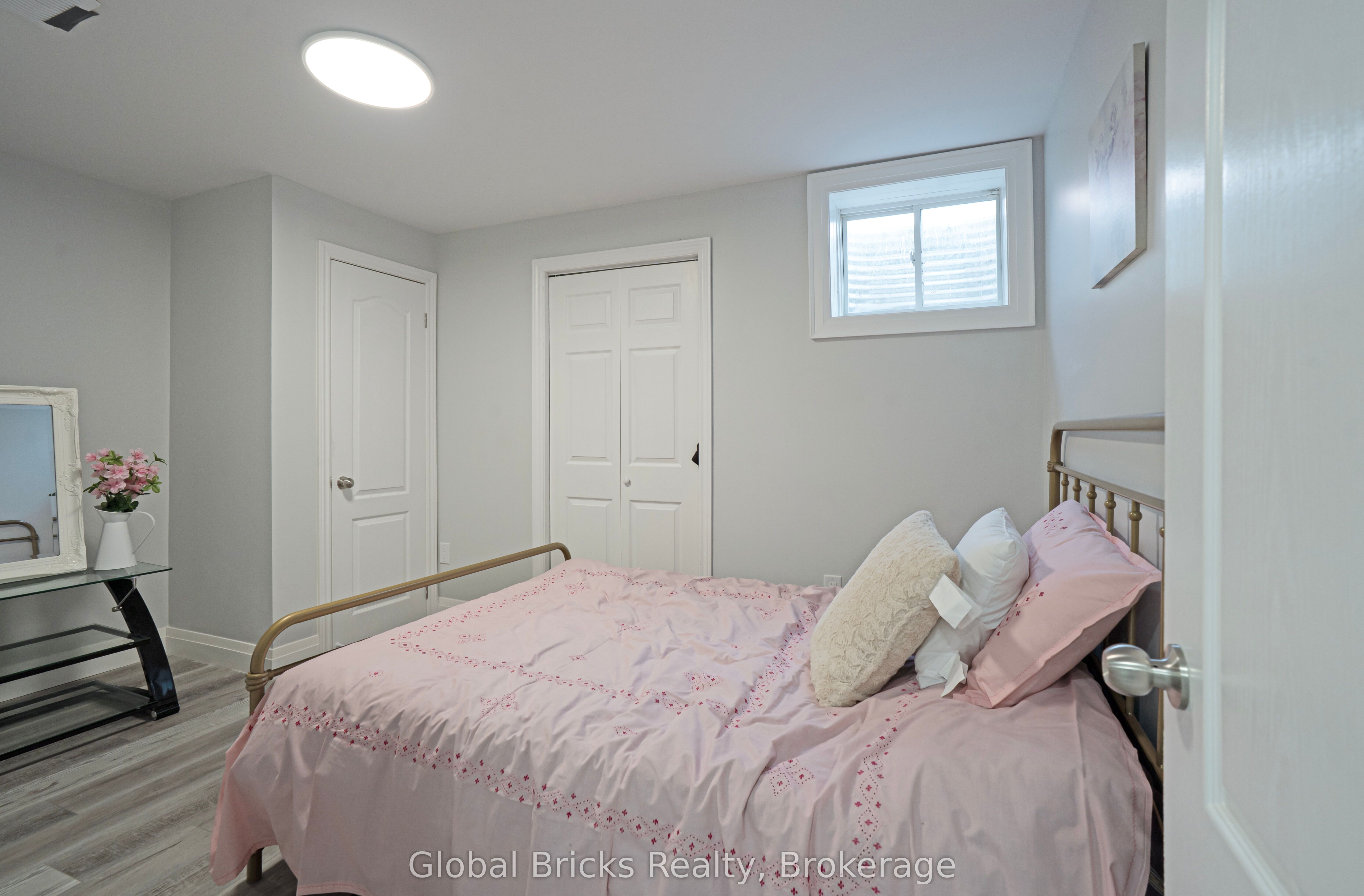 495 Blinco Terrace Property Photo 44