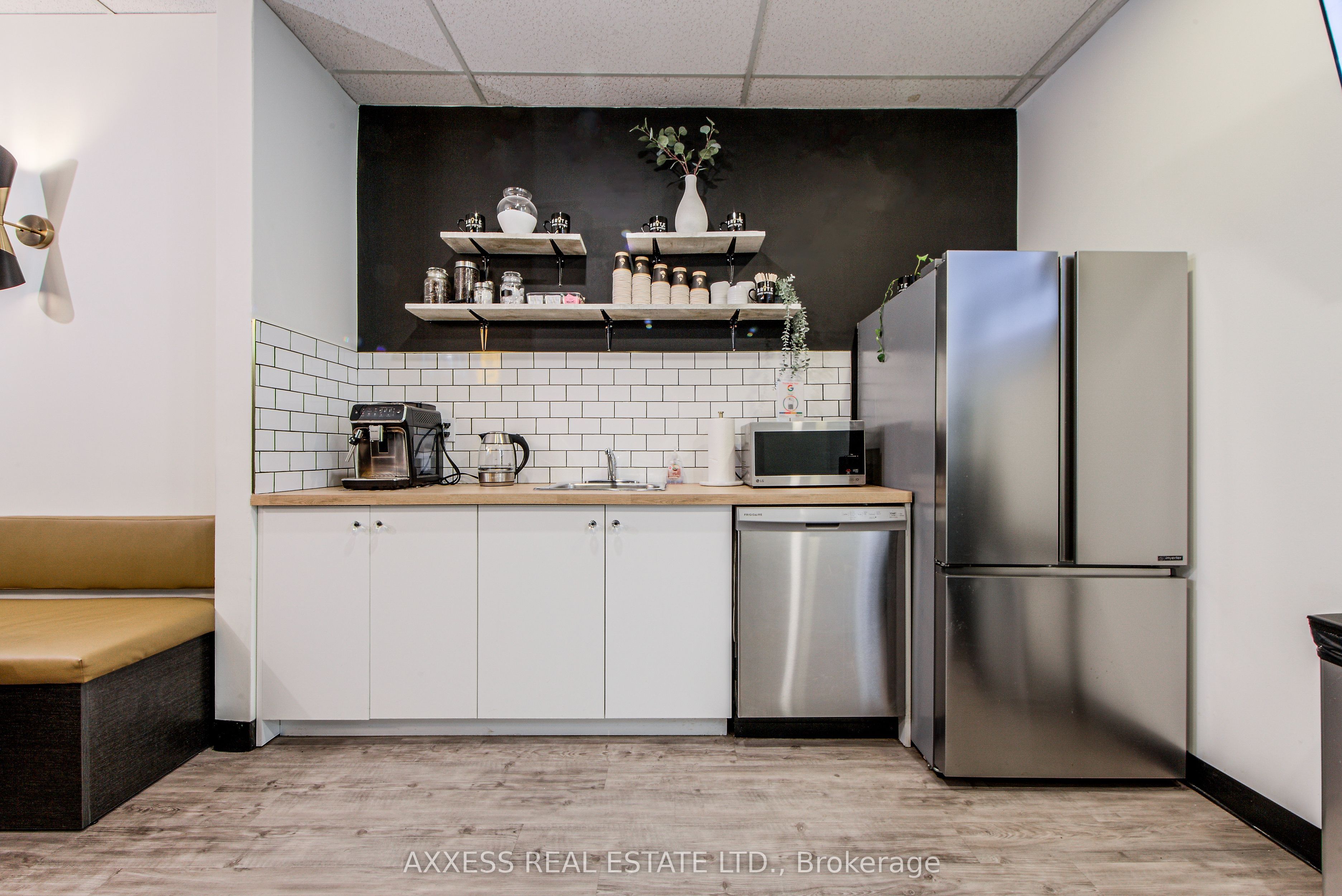 30 Eglinton Avenue W Property Photo 34