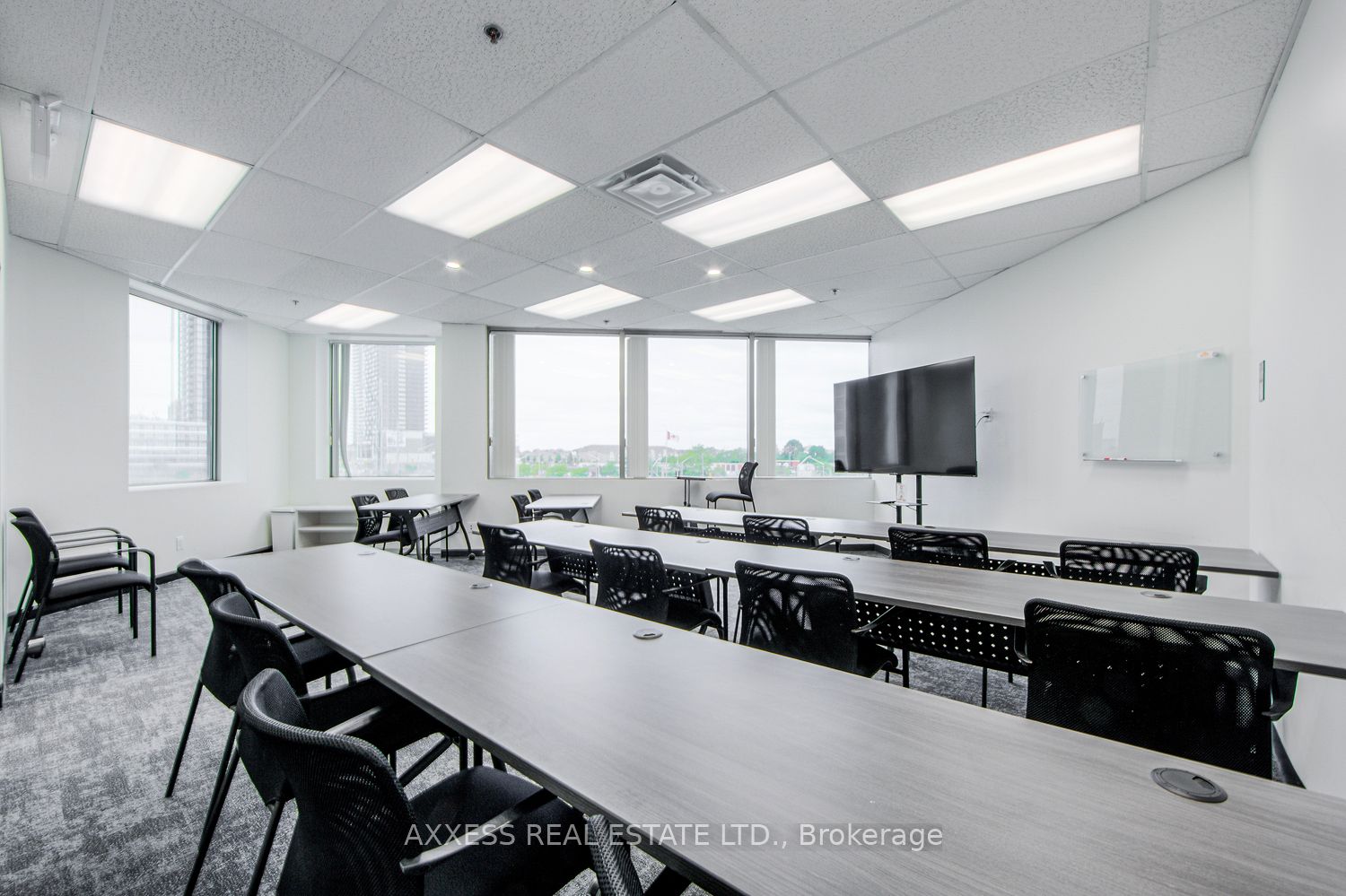 30 Eglinton Avenue W Property Photo 37