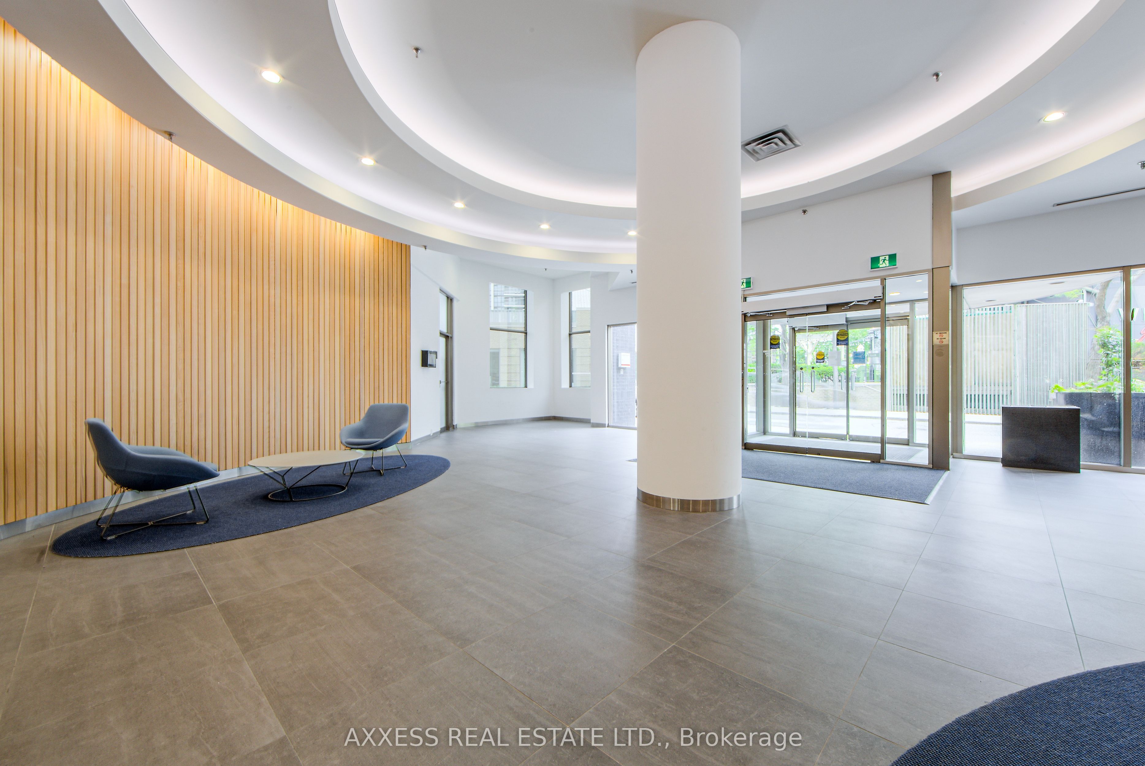 30 Eglinton Avenue W Property Photo 45