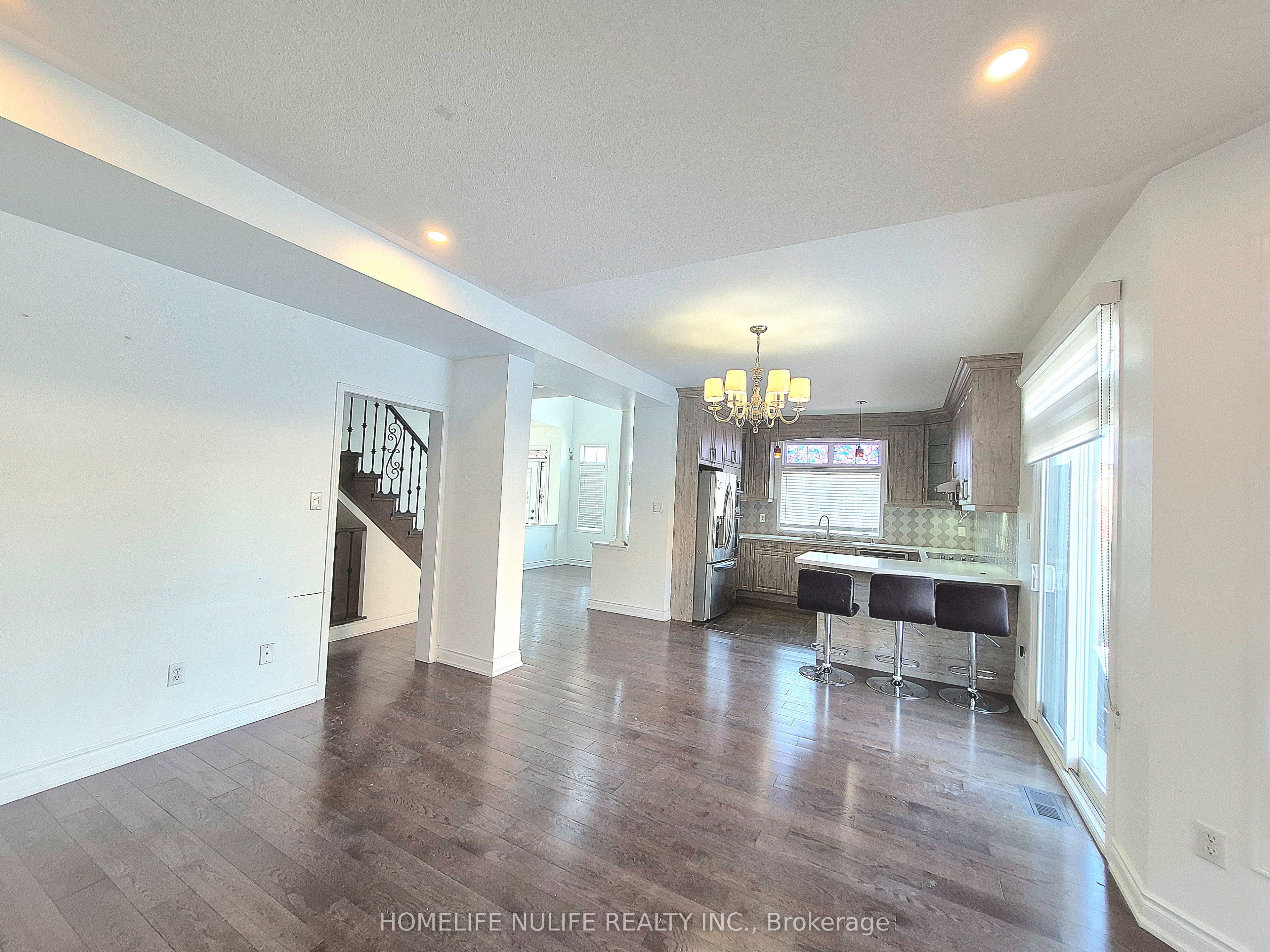 3866 Thomas Street Property Photo 8