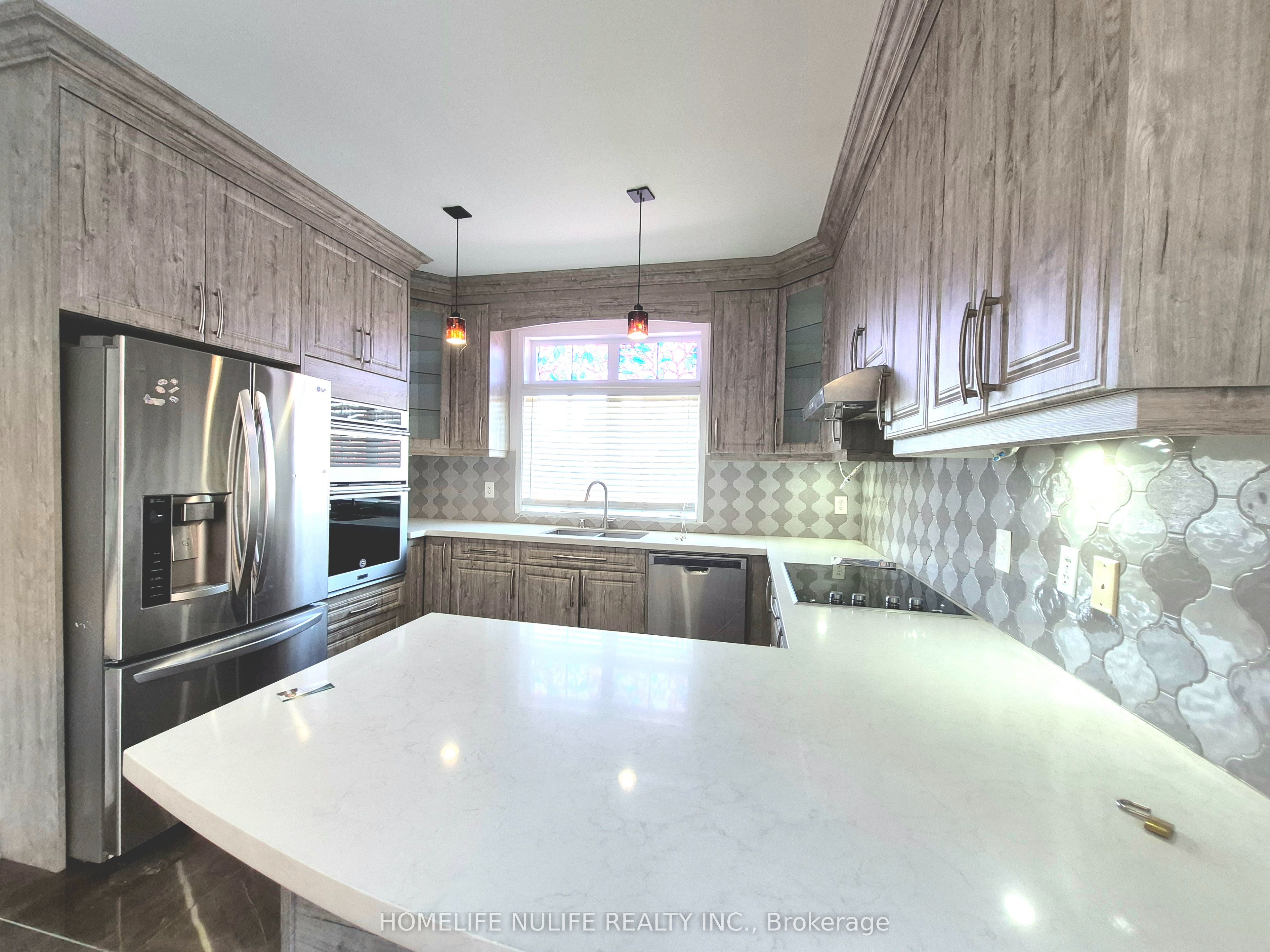 3866 Thomas Street Property Photo 10