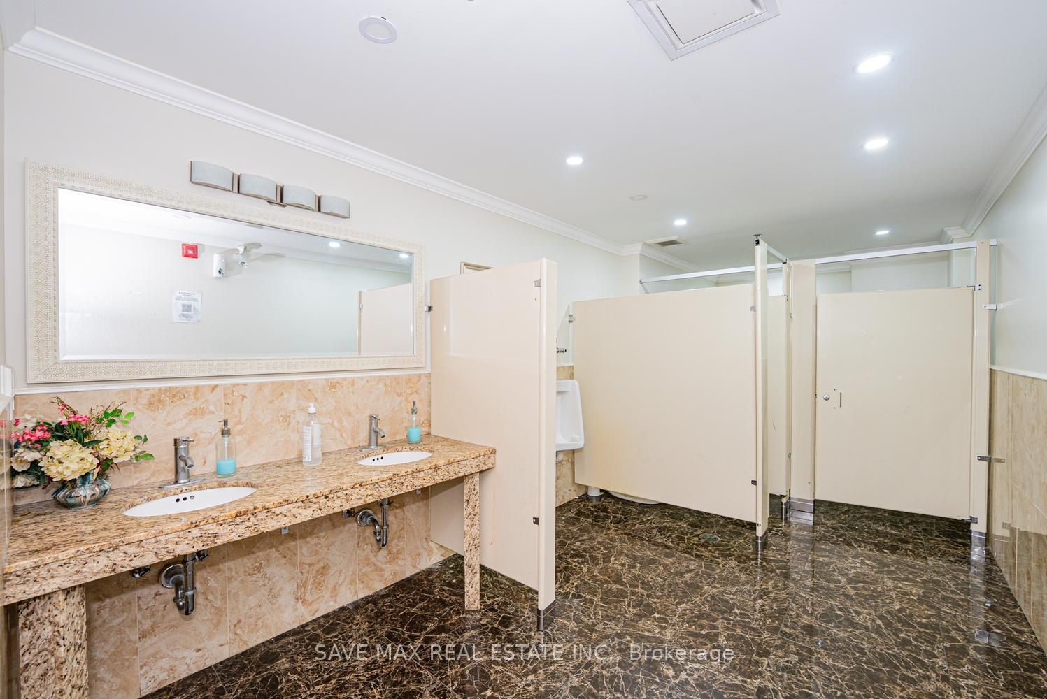 918 Dundas Street E C2-c3 Property Photo 28