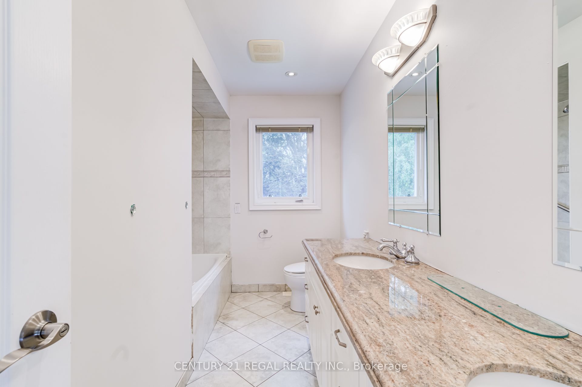 2a Twenty Eighth Street Property Photo 22