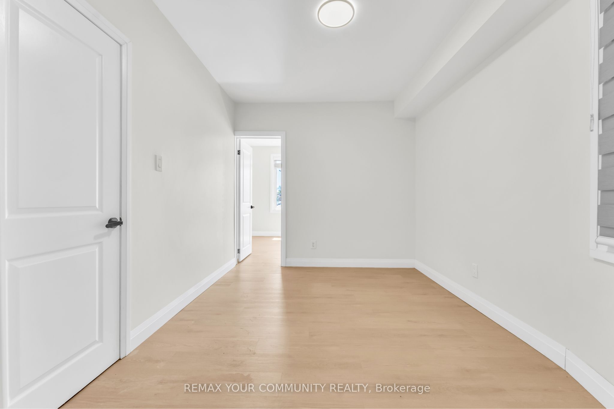 1822 St Clair Avenue W Upper Level Property Photo 4