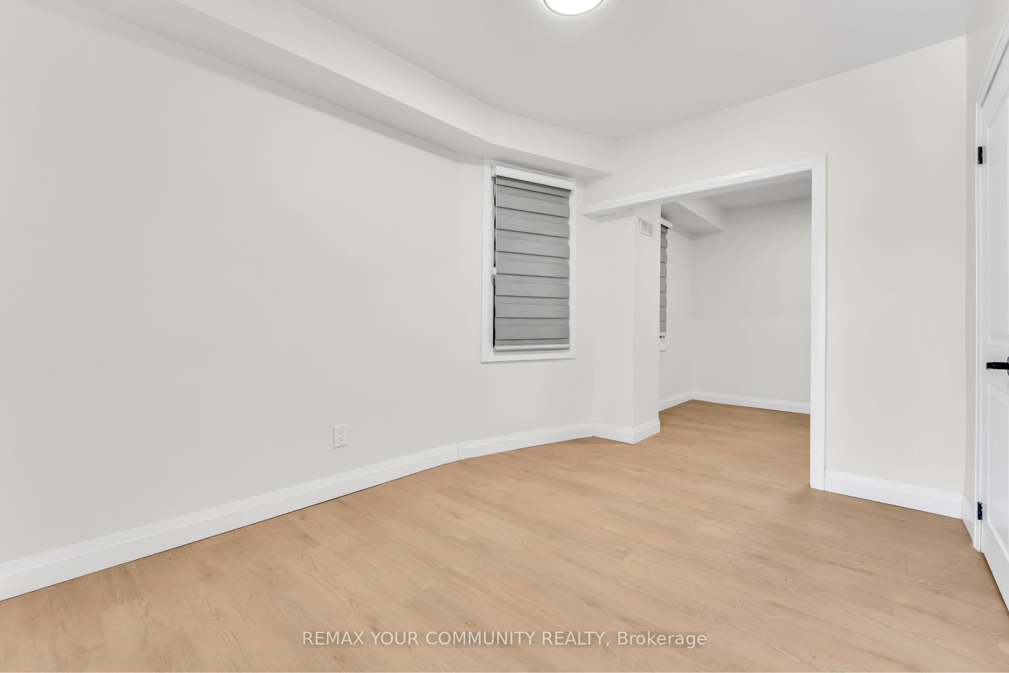 1822 St Clair Avenue W Upper Level Property Photo 5