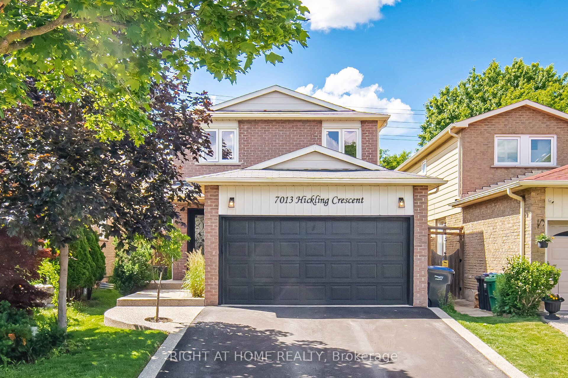 7013 Hickling Crescent Property Photo 1