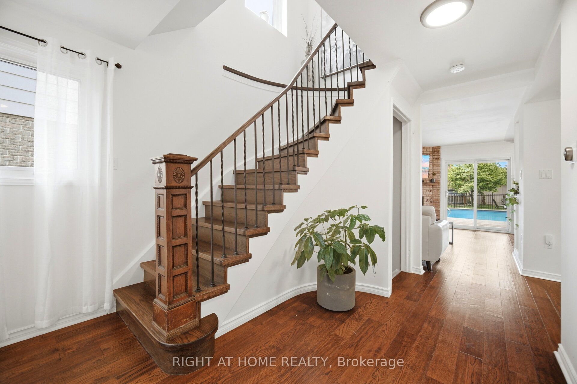 7013 Hickling Crescent Property Photo 18