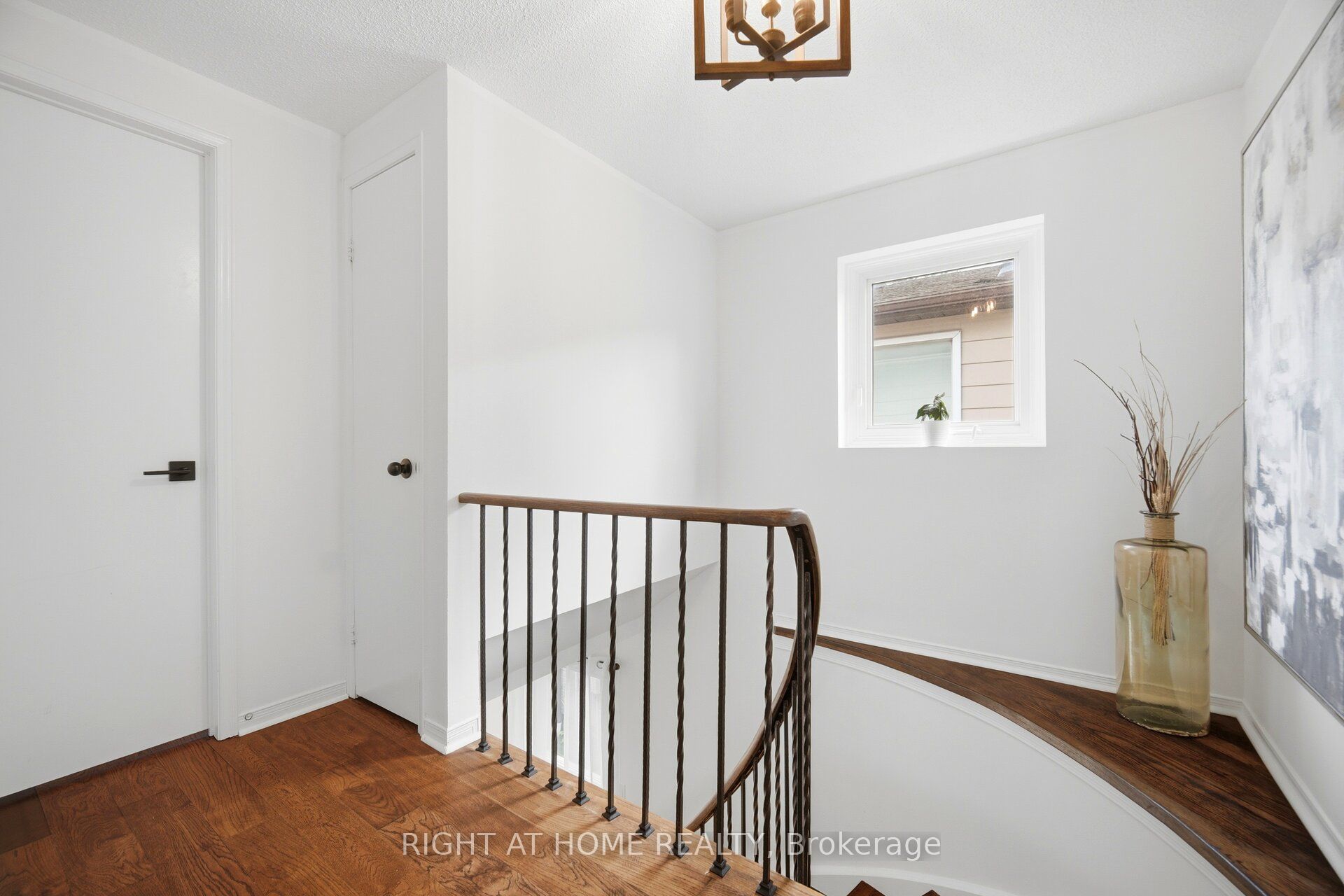 7013 Hickling Crescent Property Photo 19