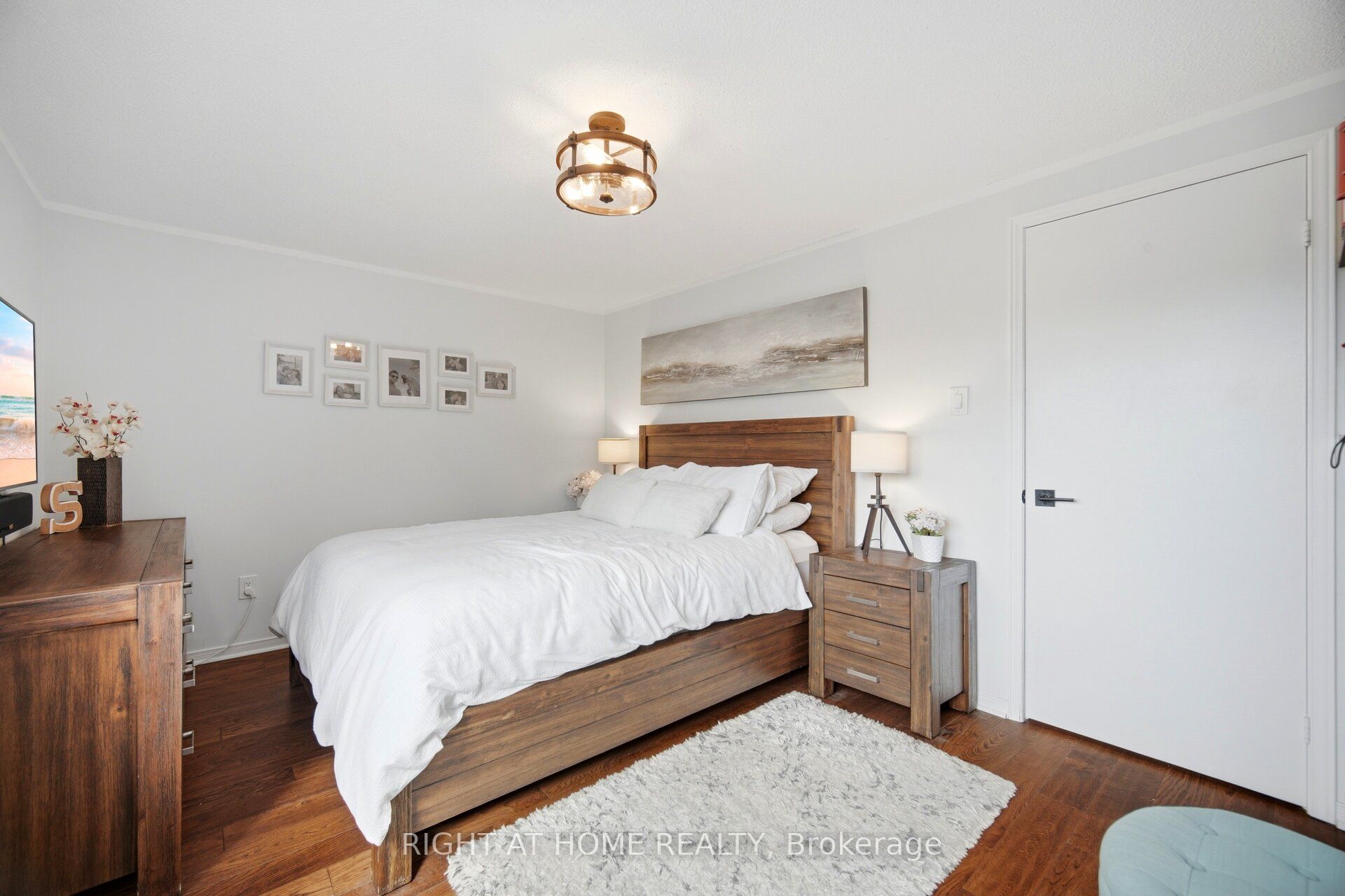 7013 Hickling Crescent Property Photo 21