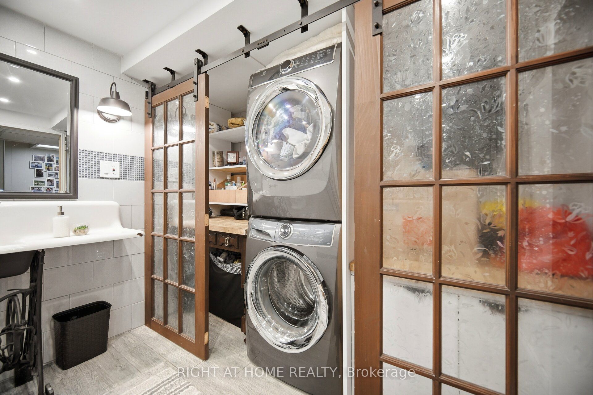 7013 Hickling Crescent Property Photo 39