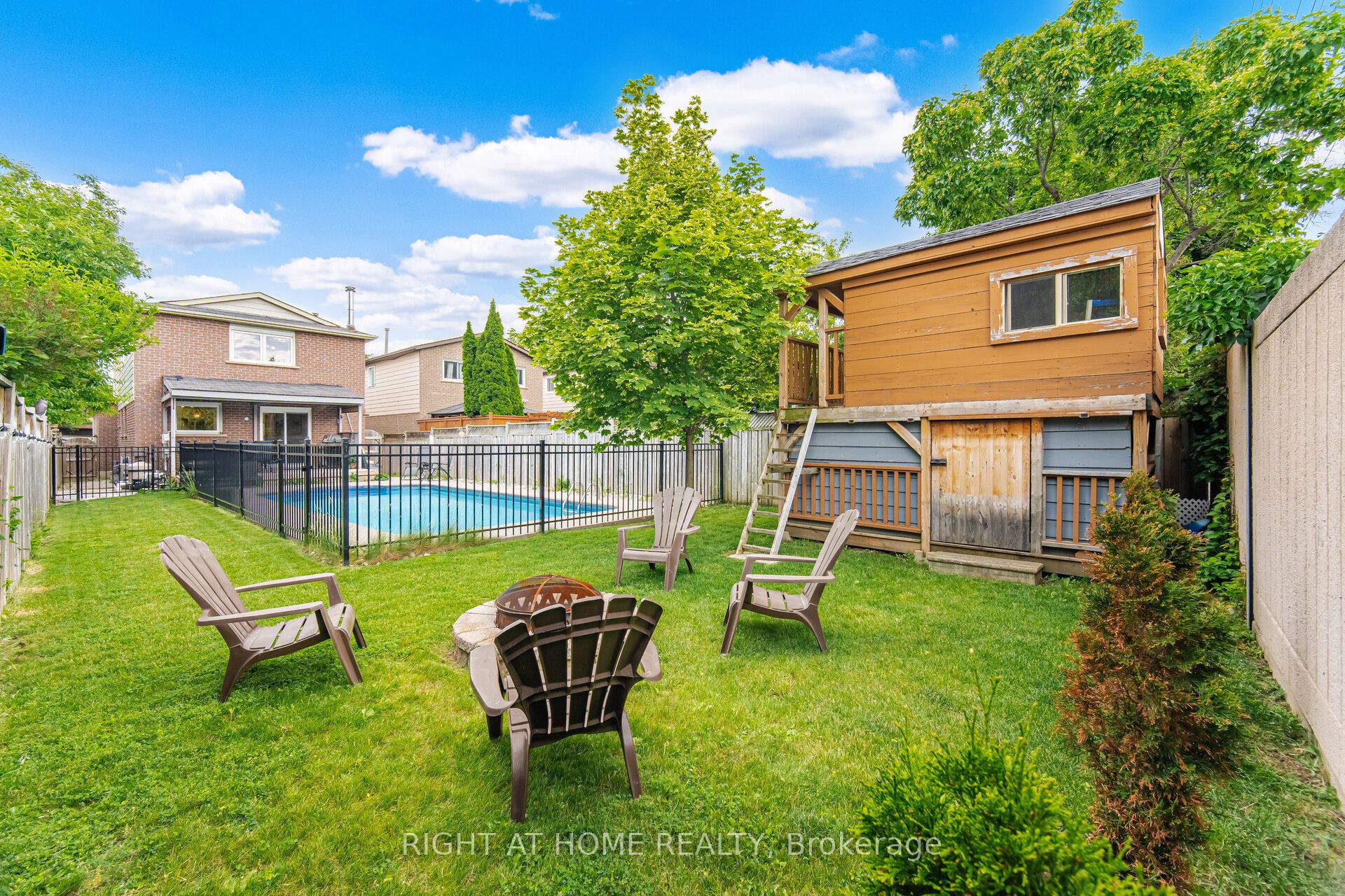 7013 Hickling Crescent Property Photo 47