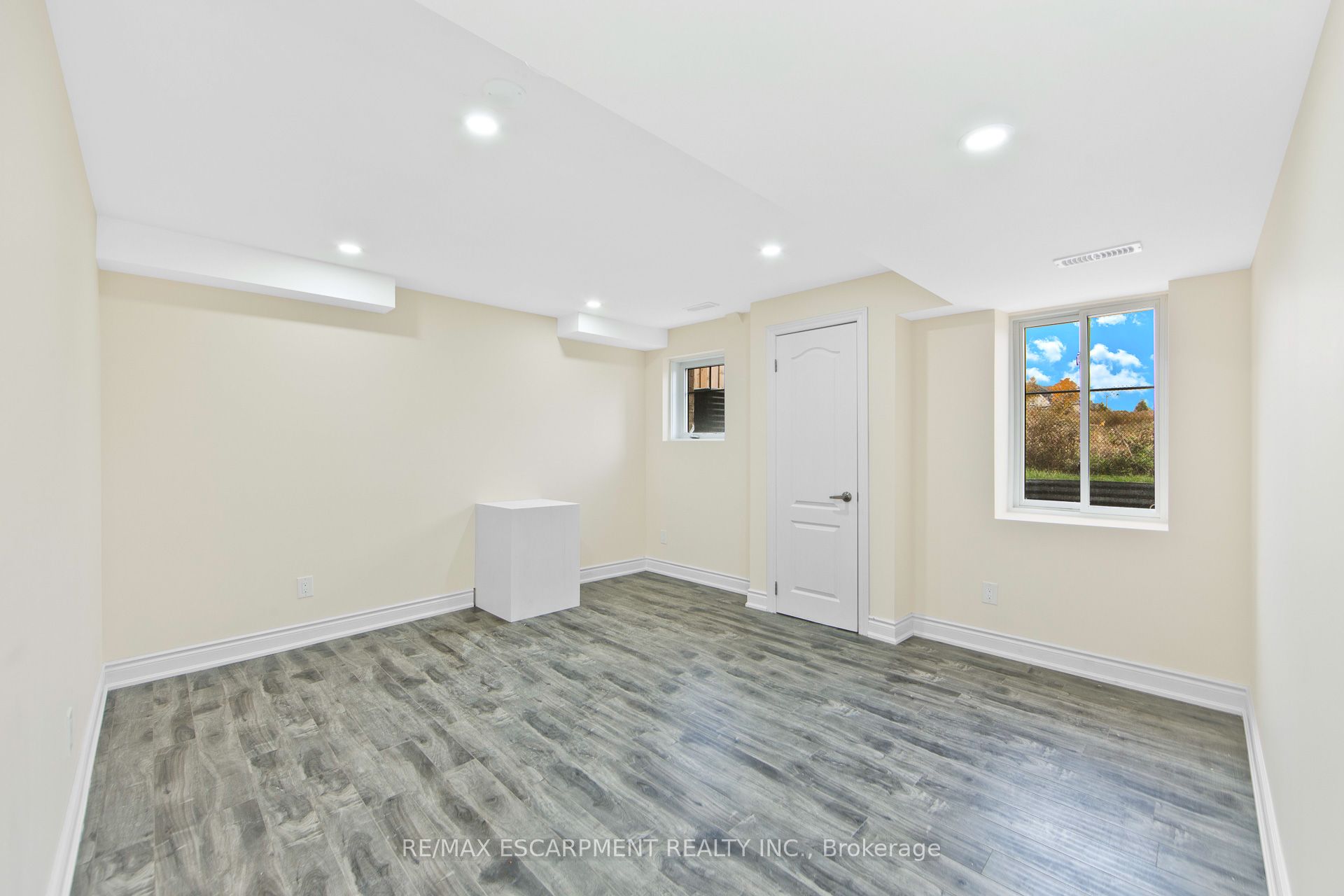 307 Hinton Terrace Property Photo 25