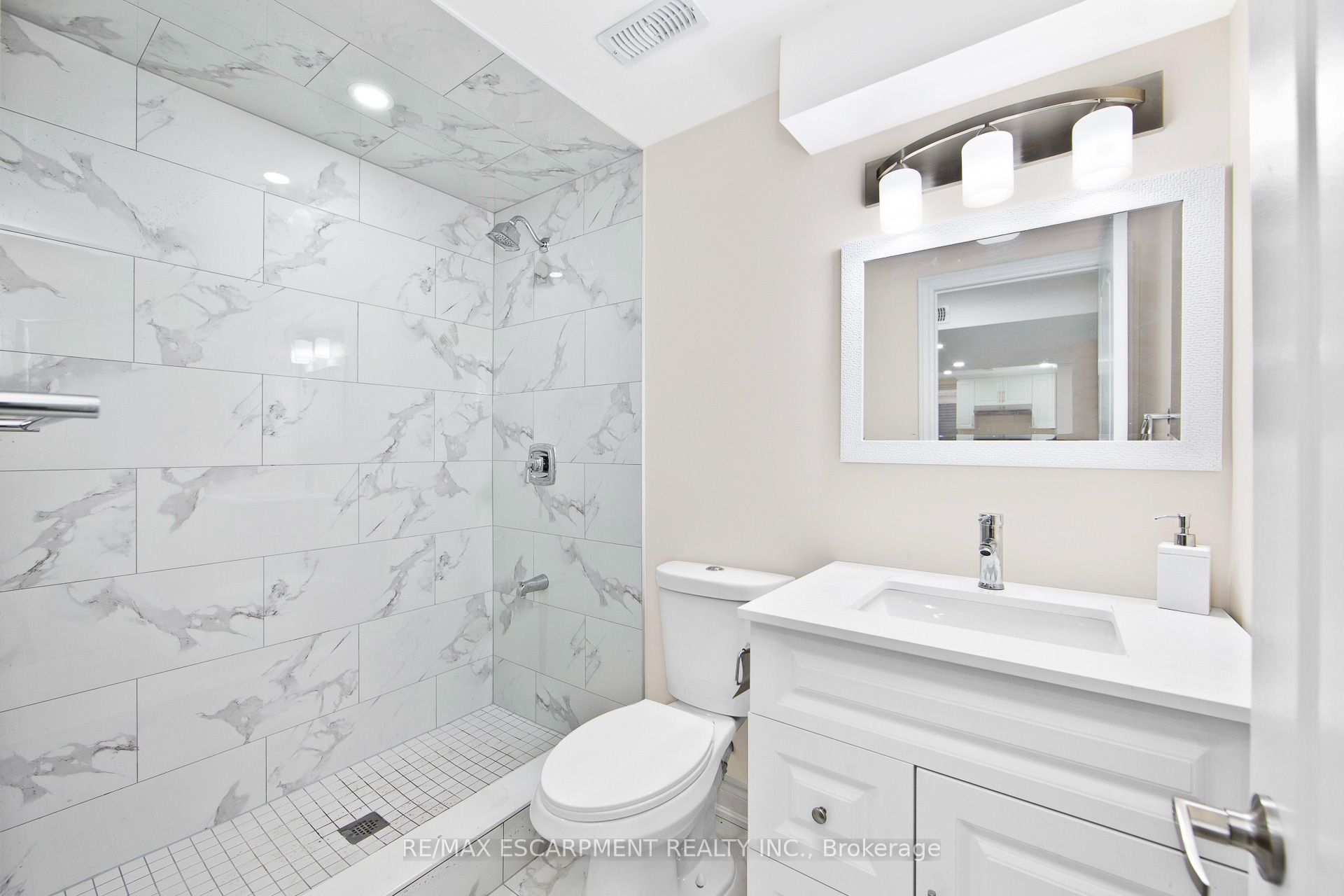 307 Hinton Terrace Property Photo 27