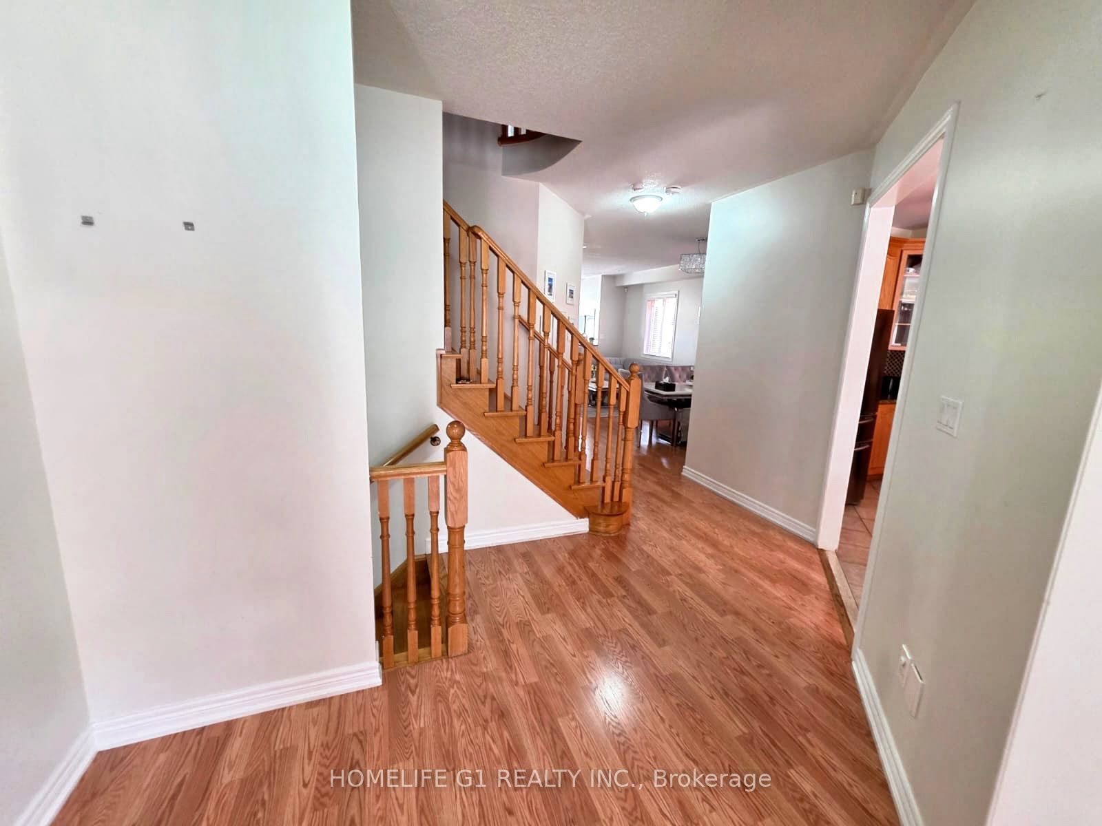 62 Dewside Drive E Property Photo 8