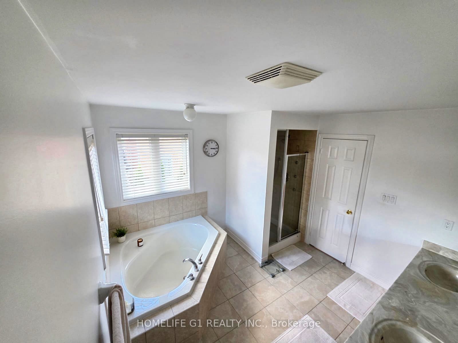 62 Dewside Drive E Property Photo 12