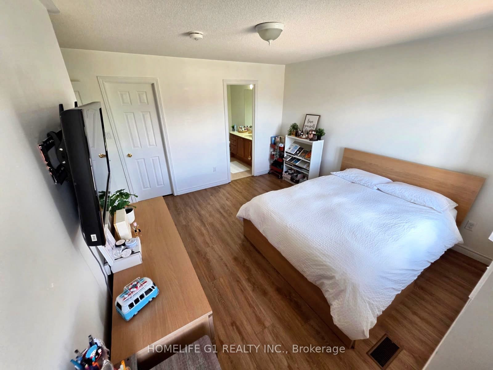 62 Dewside Drive E Property Photo 17