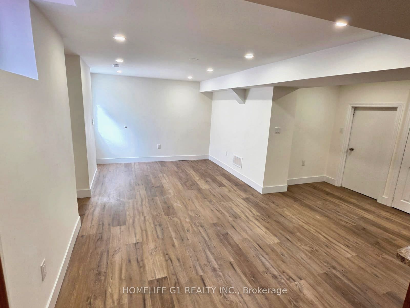 62 Dewside Drive E Property Photo 21