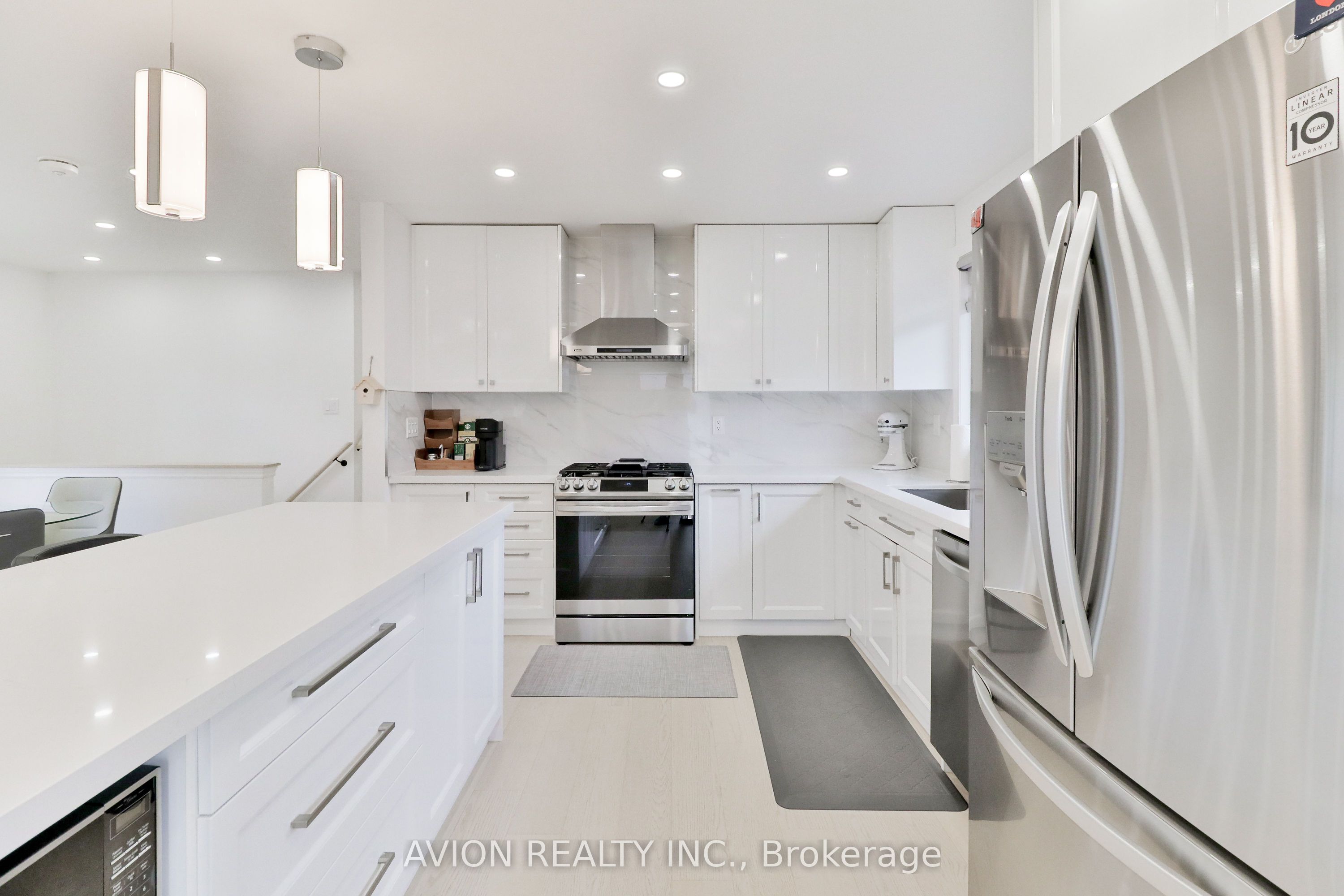 128 Rutherford Road N Property Photo 10