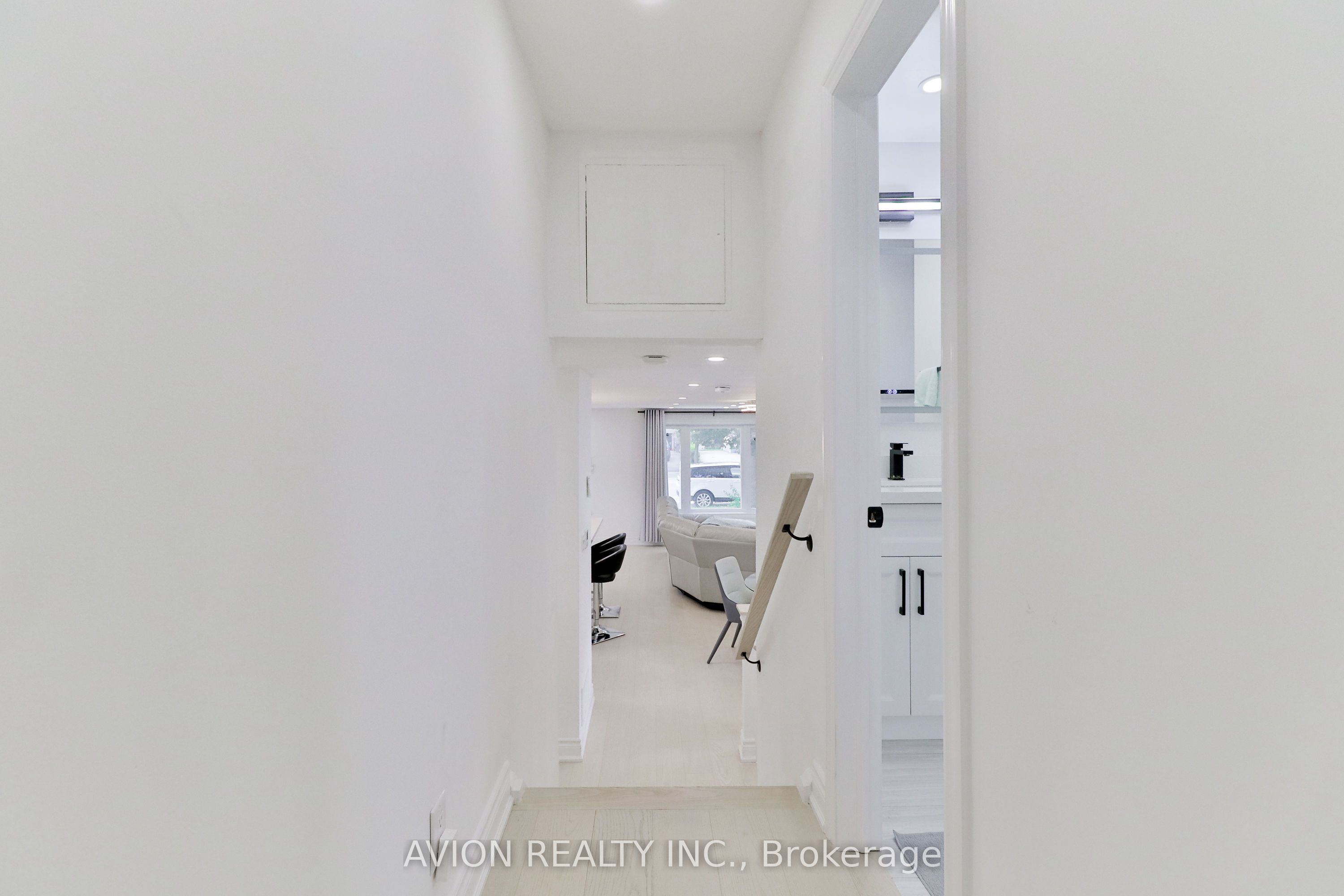 128 Rutherford Road N Property Photo 14