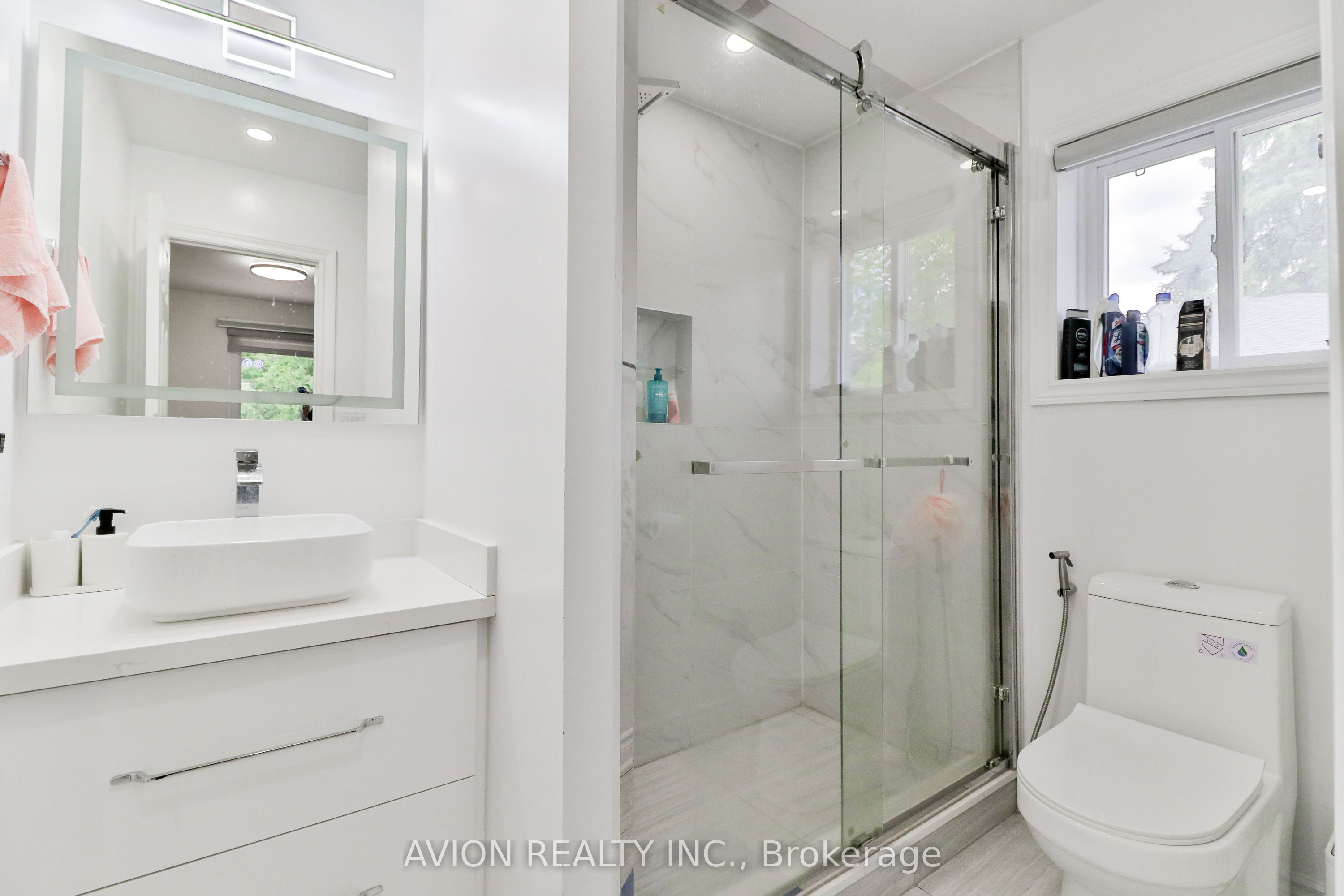 128 Rutherford Road N Property Photo 19