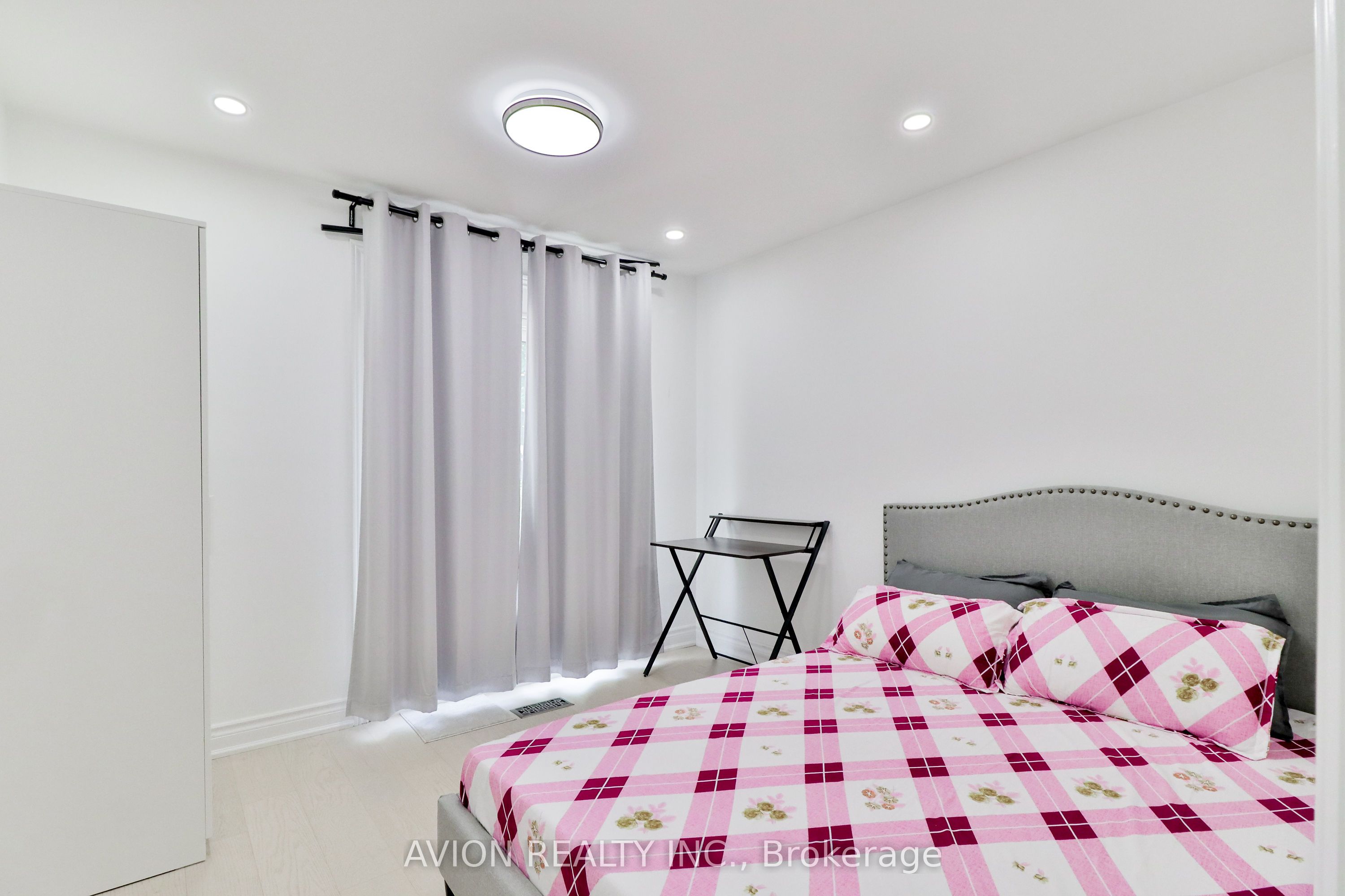 128 Rutherford Road N Property Photo 21