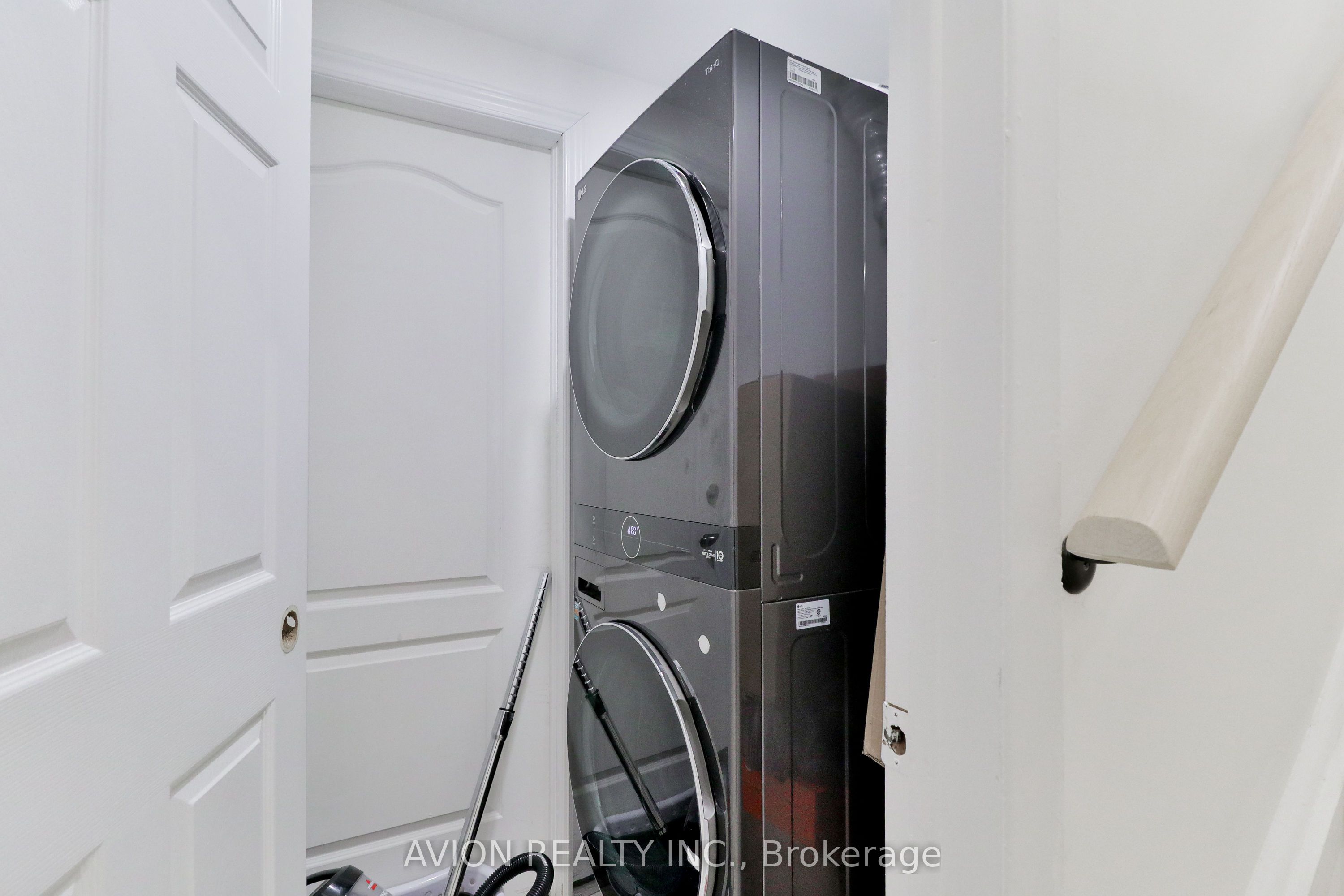 128 Rutherford Road N Property Photo 23
