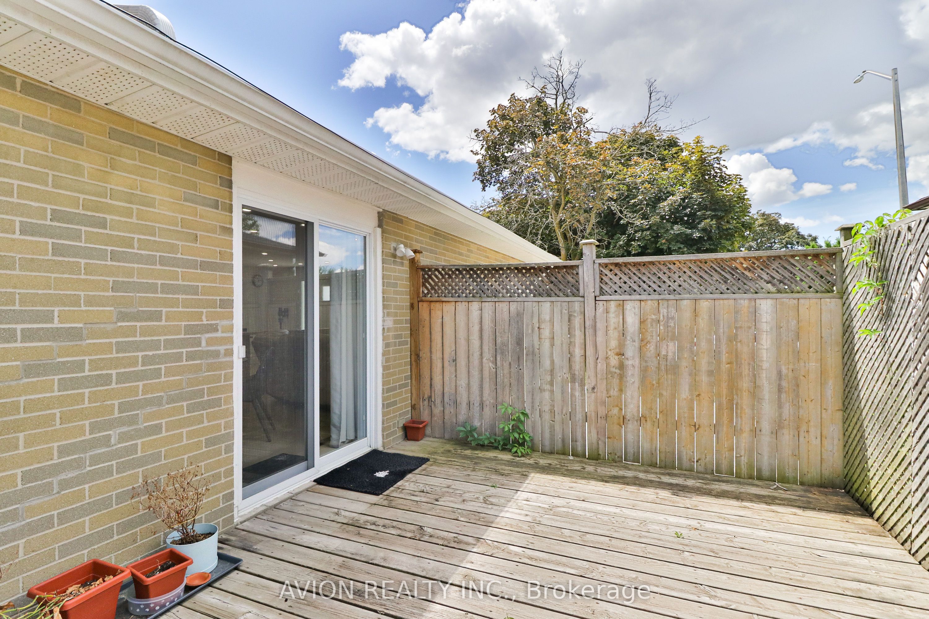 128 Rutherford Road N Property Photo 33