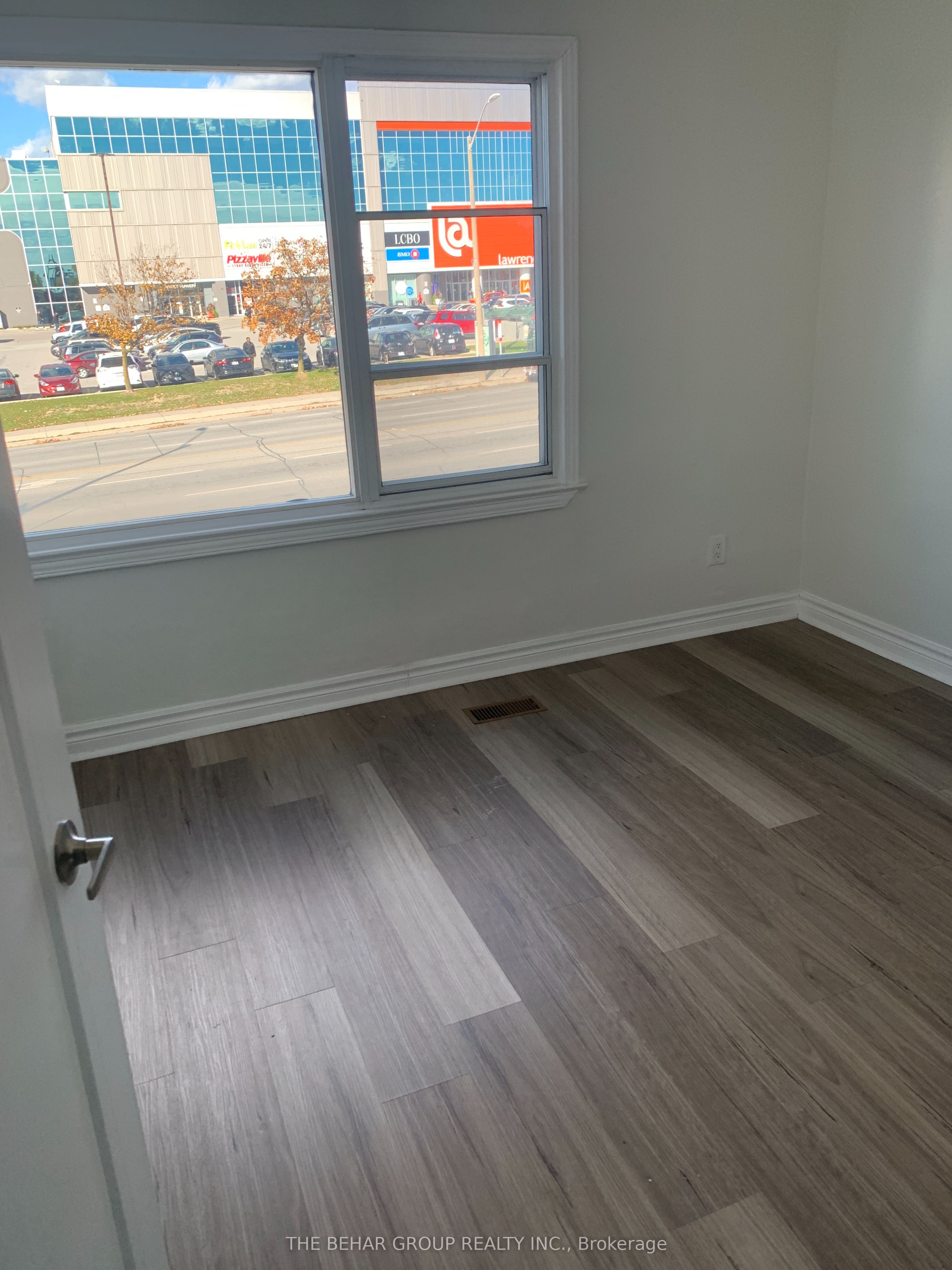 699 Lawrence Avenue W Unit A Property Photo 7