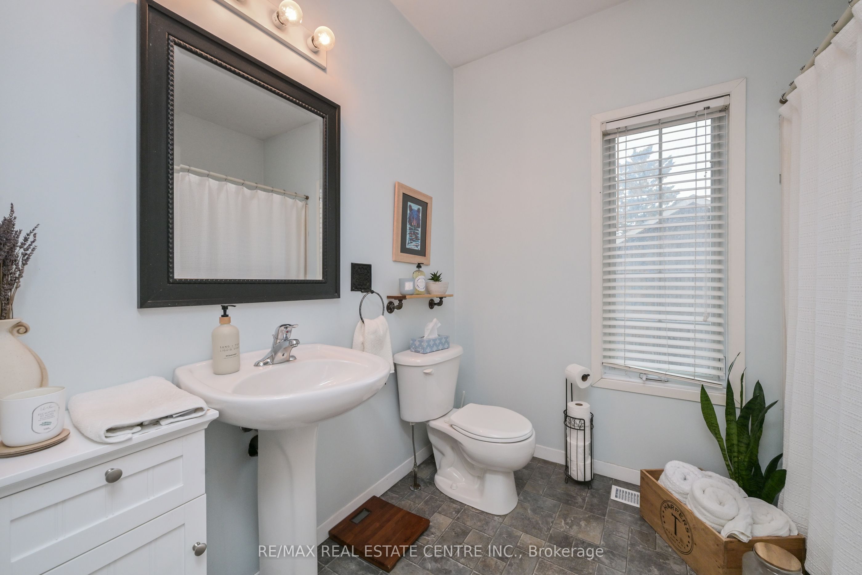 300 A Broadway Property Photo 12