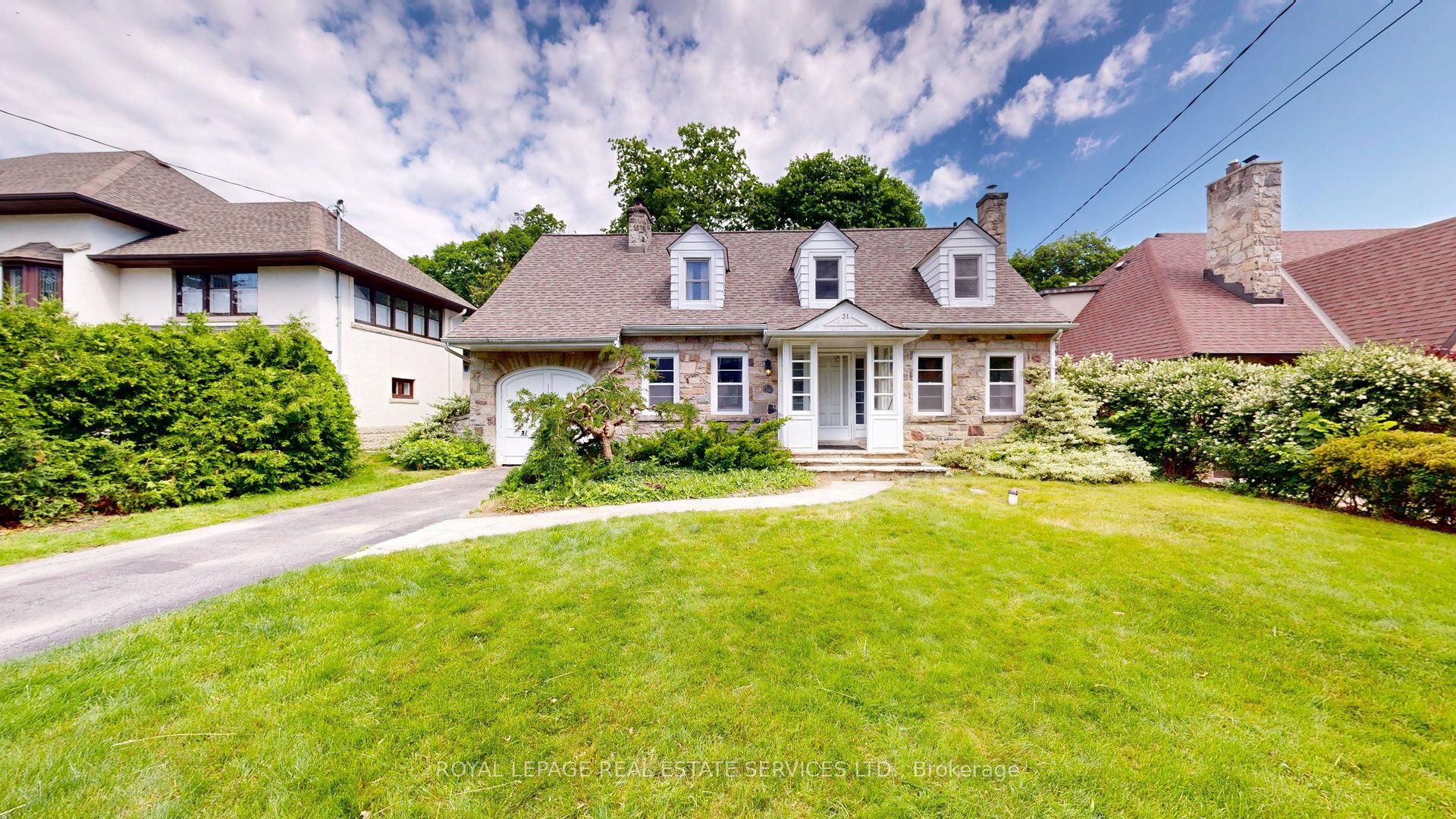 31 Burnhamthorpe Park Boulevard Property Photo 2