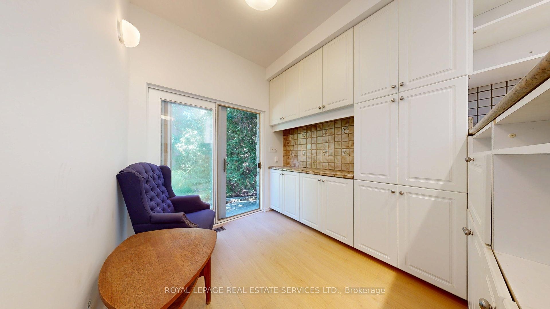 31 Burnhamthorpe Park Boulevard Property Photo 17
