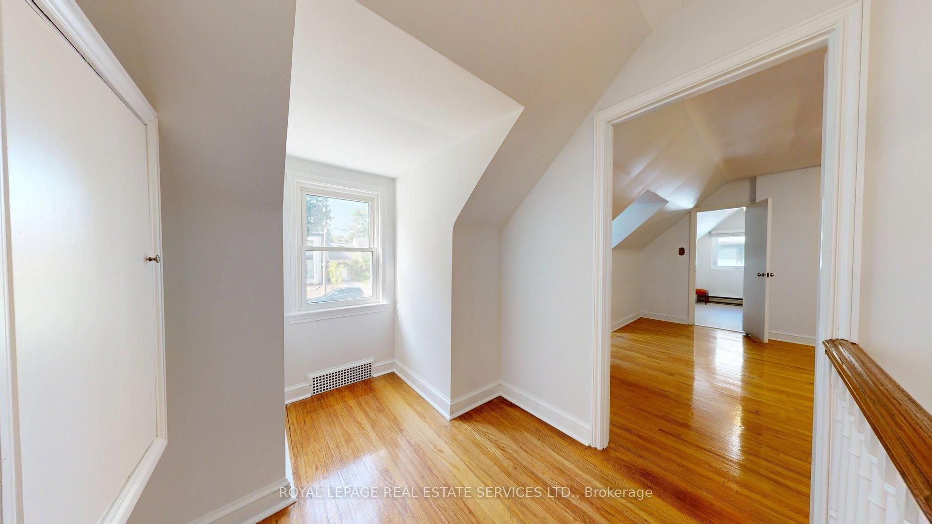 31 Burnhamthorpe Park Boulevard Property Photo 21