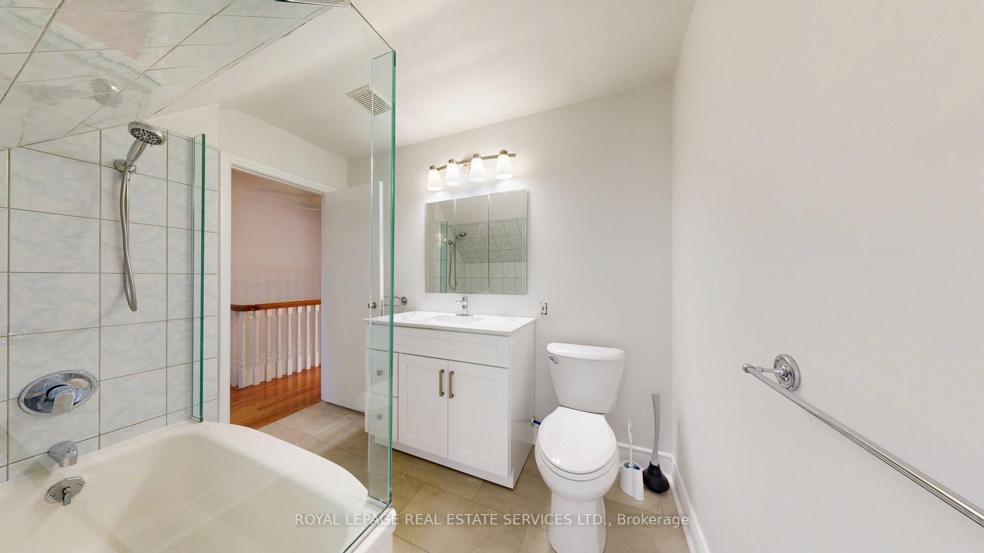 31 Burnhamthorpe Park Boulevard Property Photo 33