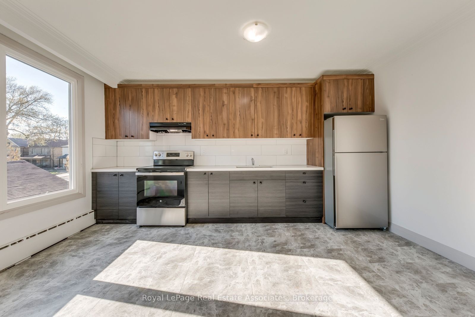362 Royal York Road 2 Property Photo 3