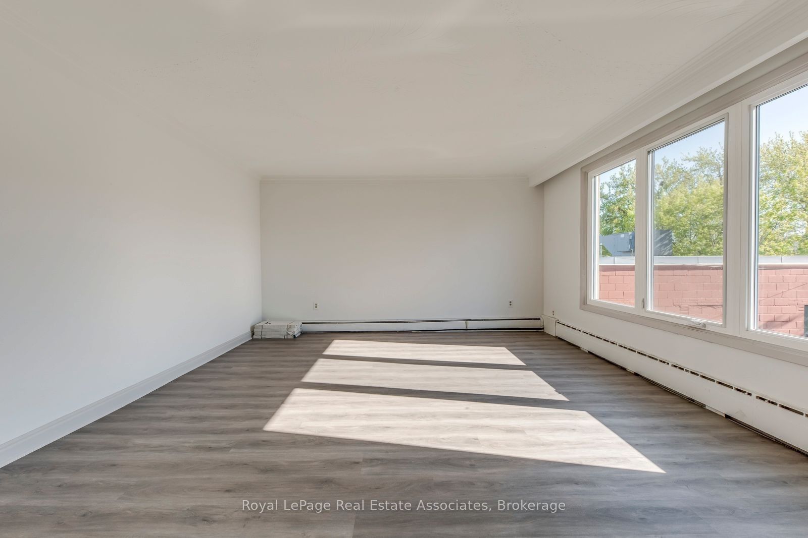 362 Royal York Road 2 Property Photo 4