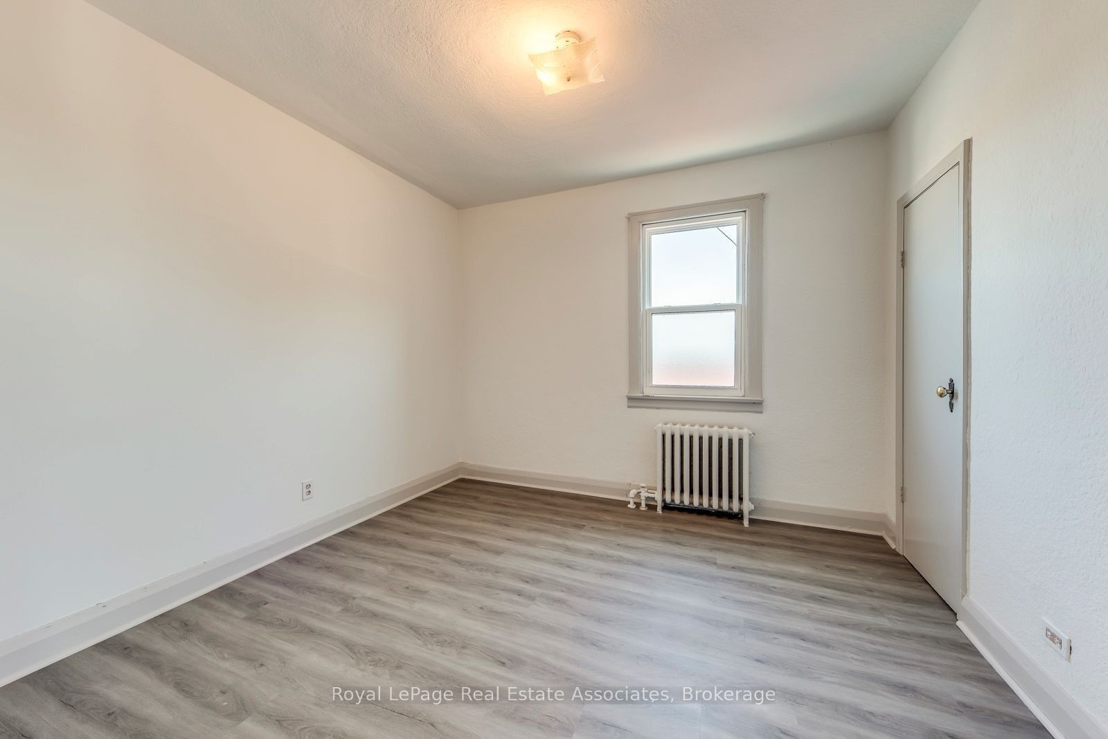 362 Royal York Road 2 Property Photo 6