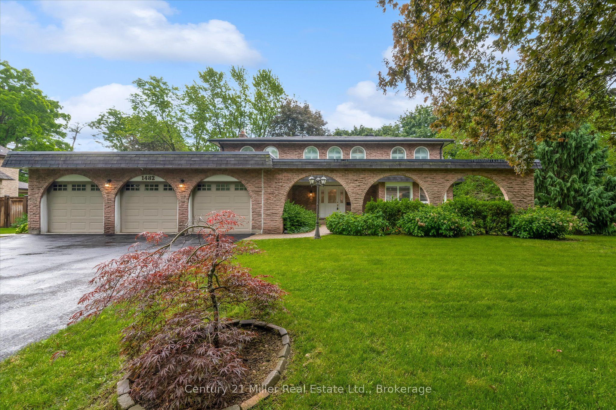 1482 Caulder Drive Property Photo 2