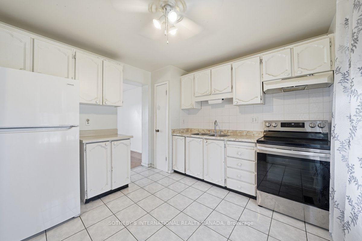120 Falconer Drive 34 Property Photo 5